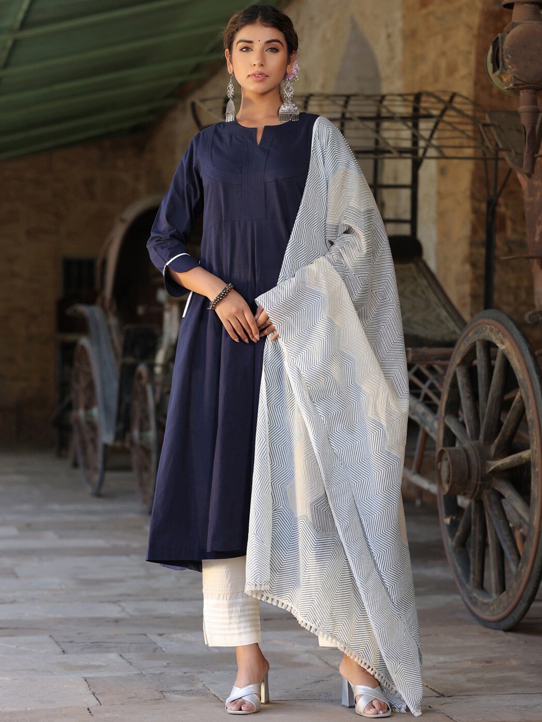 Rain & Rainbow Regular Thread Work Pure Cotton Kurta with Trousers & With Dupatta