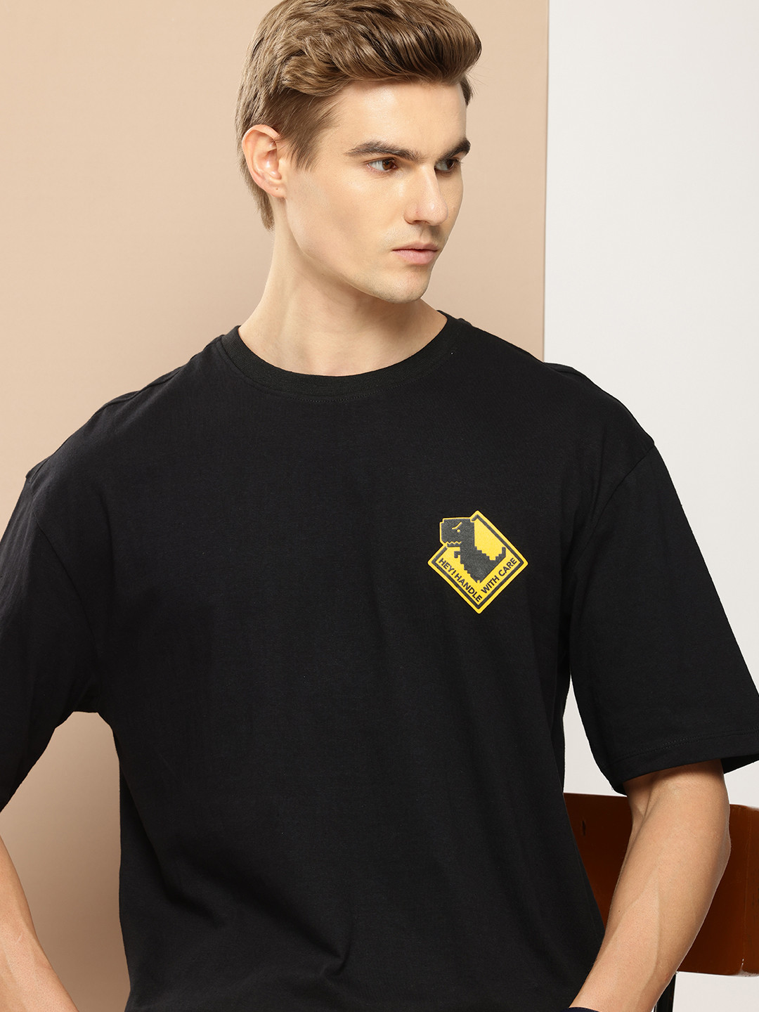 INVICTUS Relaxed Fit Drop-Shoulder Sleeves Pure Cotton T-shirt with Minimal Print