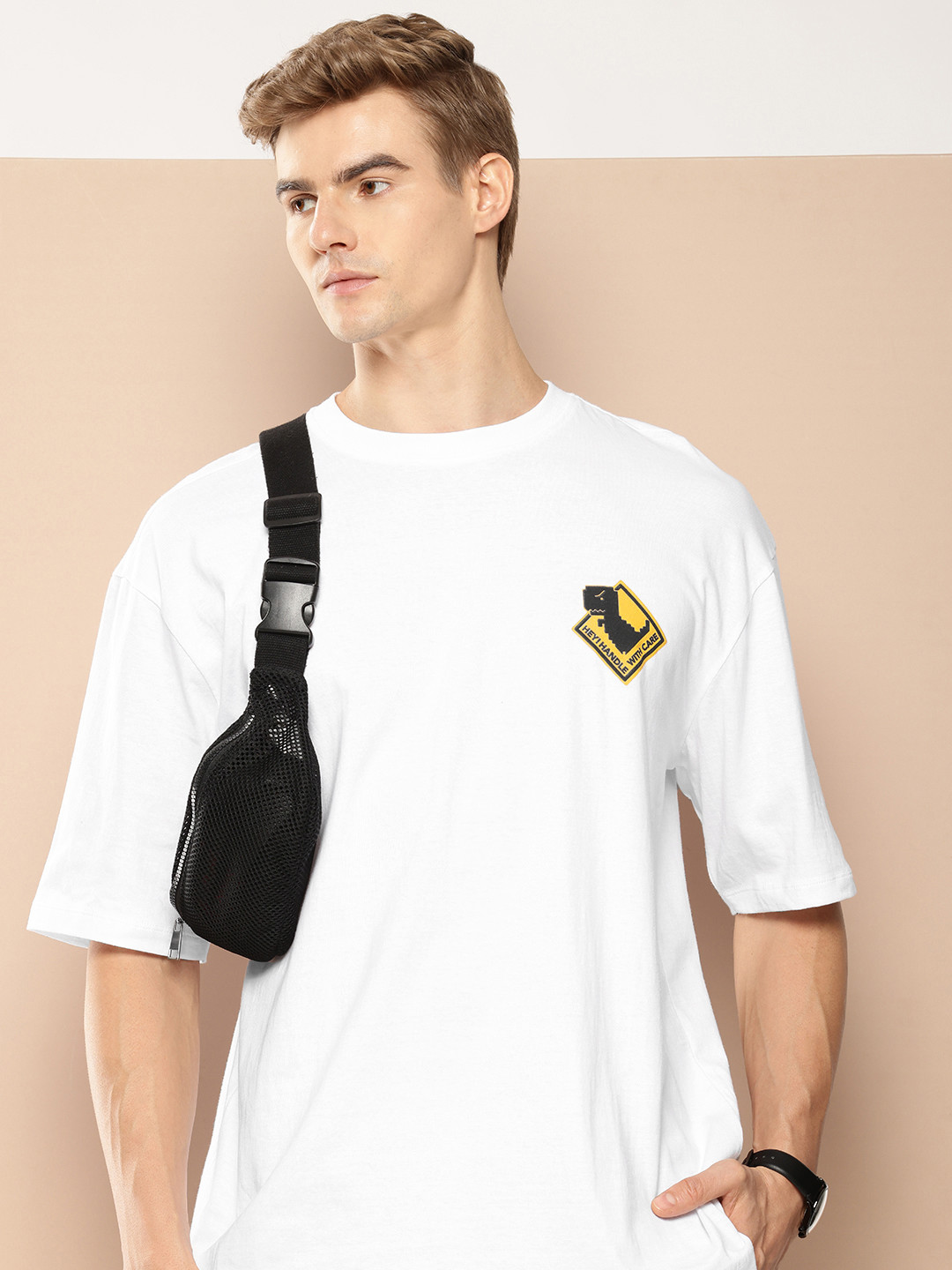 INVICTUS Minimal Printed Drop-Shoulder Sleeves Pure Cotton Relaxed Fit T-shirt