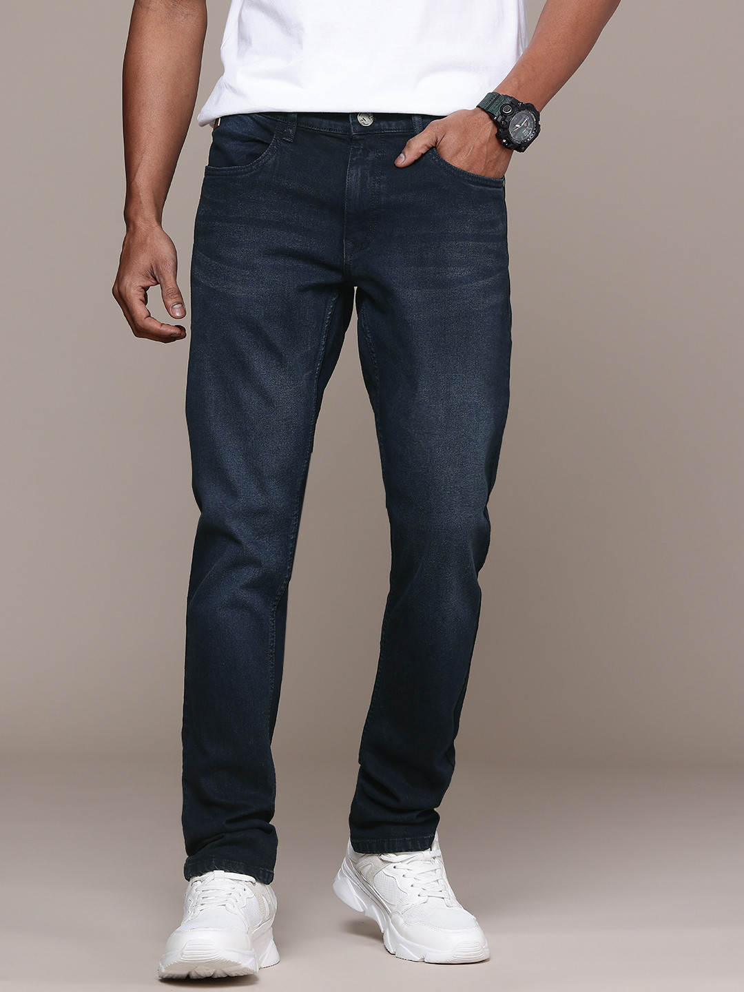 WROGN Men Slim Fit Light Fade Stretchable Jeans