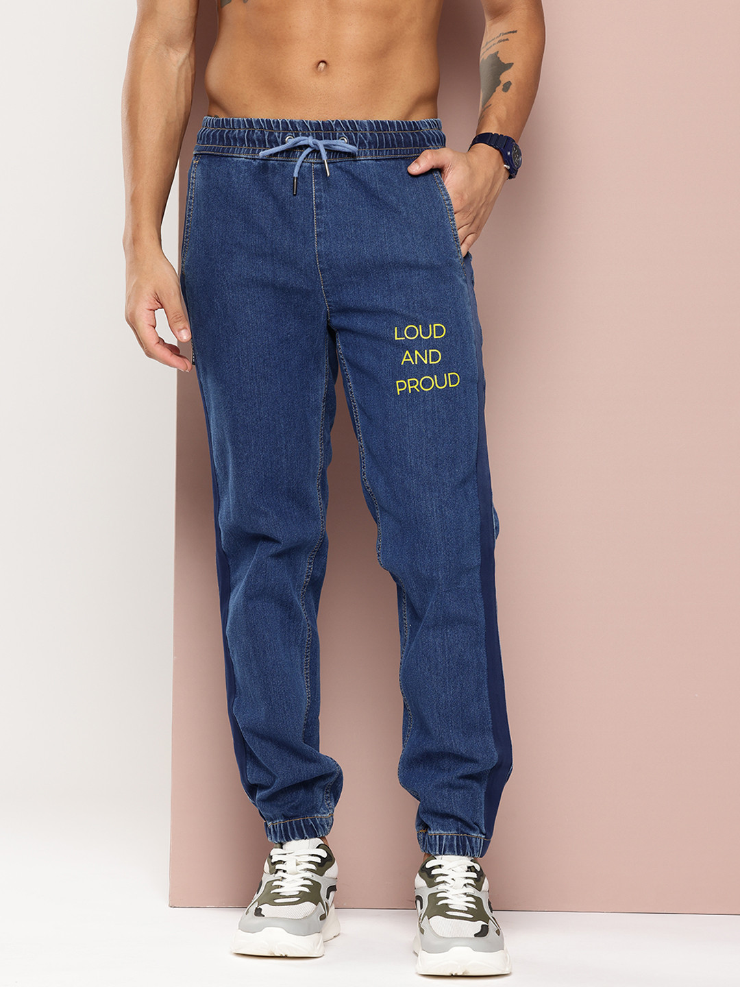 Harvard Men Relaxed Fit with Side Stripe Stretchable Jeans