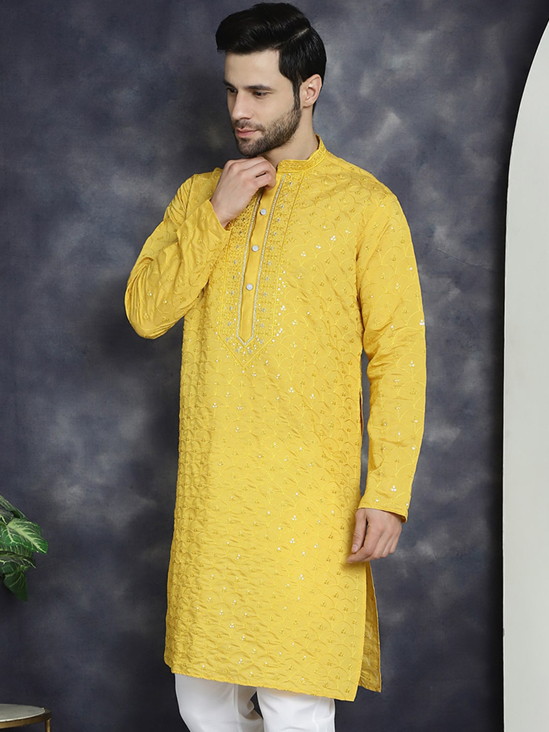 Jompers Embroidered Thread Work Strigth Kurta