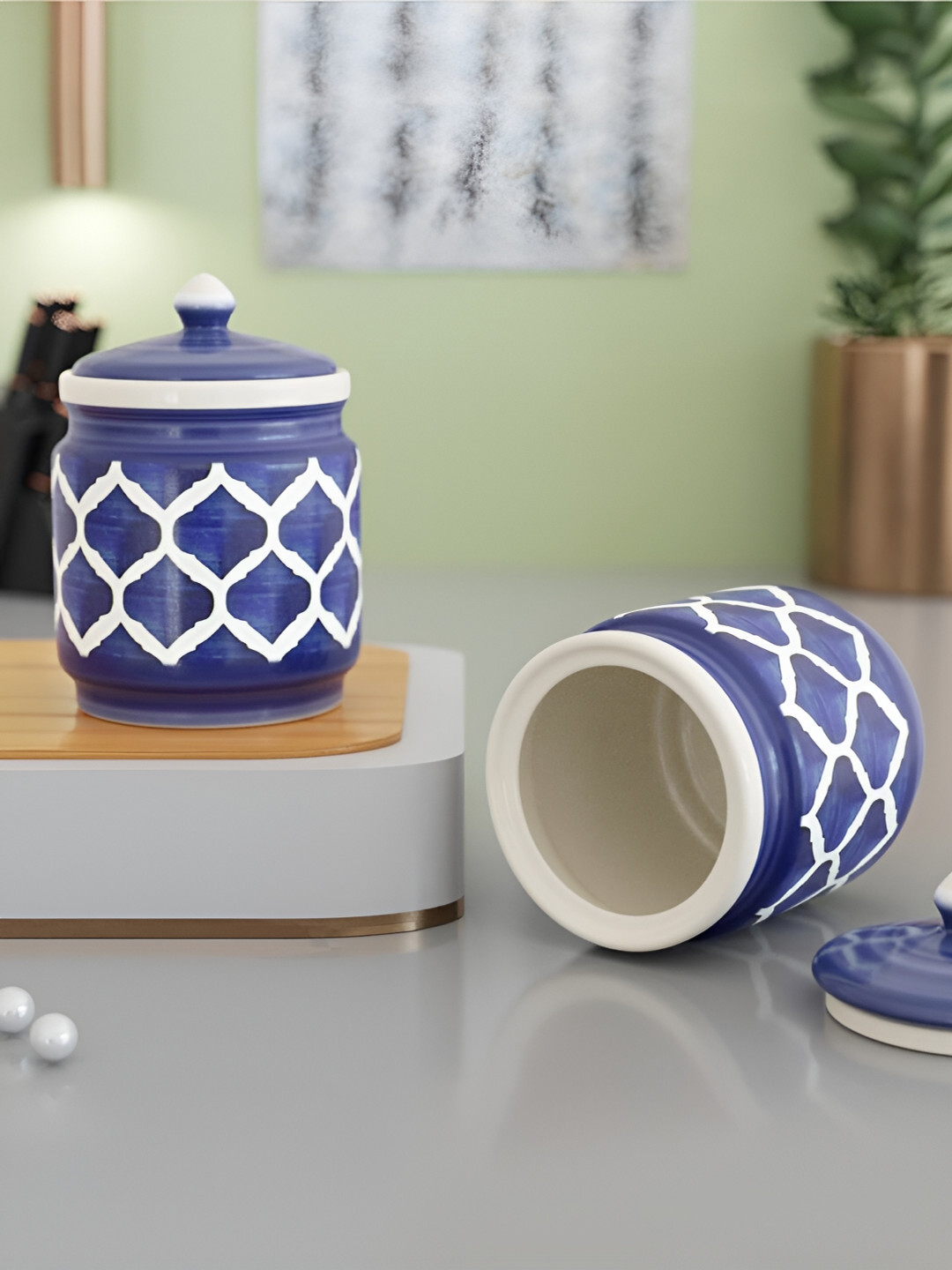 The Earth Store Blue & White 2 Pcs Ceramic Dishwasher and Microwave Safe Jar & Lid 600ml