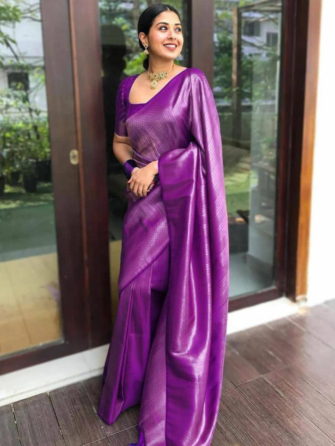 SHIJILA Woven Design Zari Kanjeevaram Saree