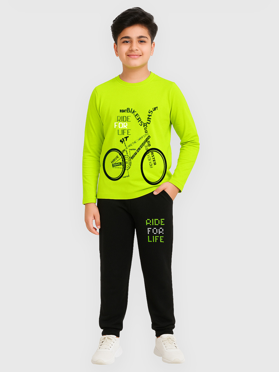 KUCHIPOO Boys Graphic Printed Round Neck Clothing Set