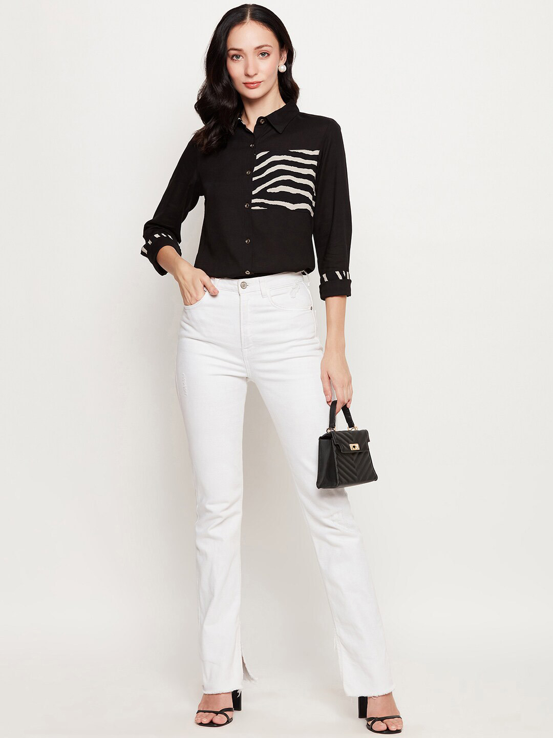 Ruhaans Classic Horizontal Striped Roll-Up Sleeves Casual Shirt