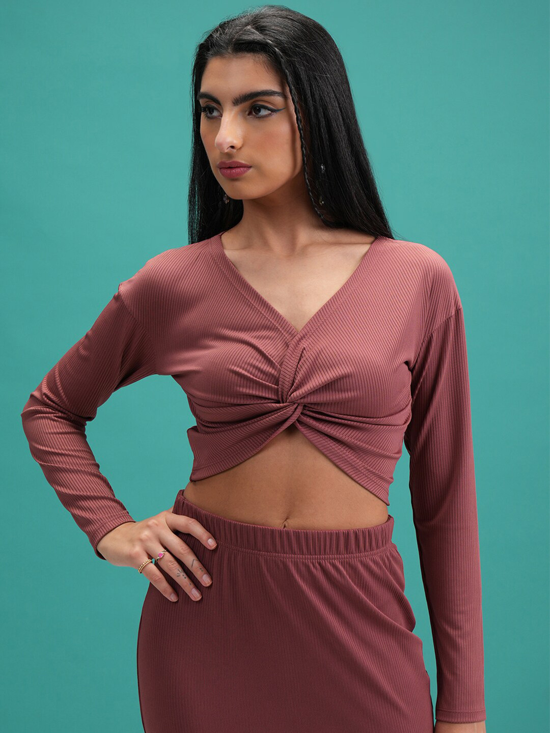 Tokyo Talkies Rose Ribbed V-Neck Twisted Fitted Crop Top