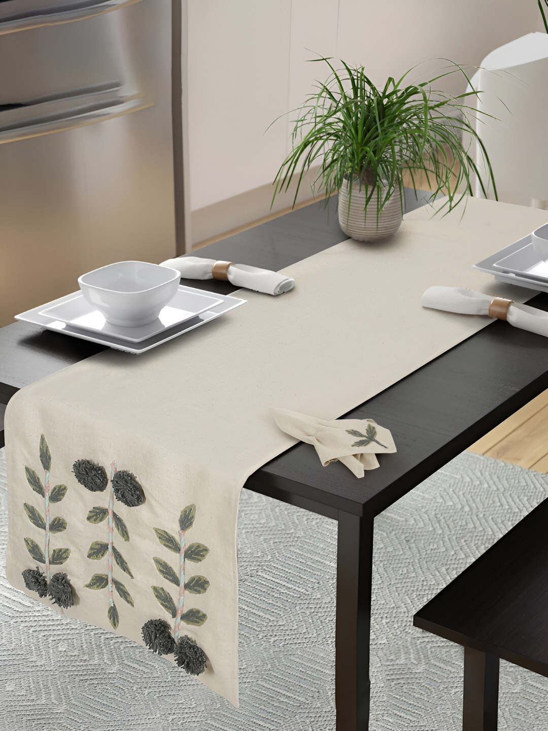 eyda Off White & Green Floral Cotton Table Runner