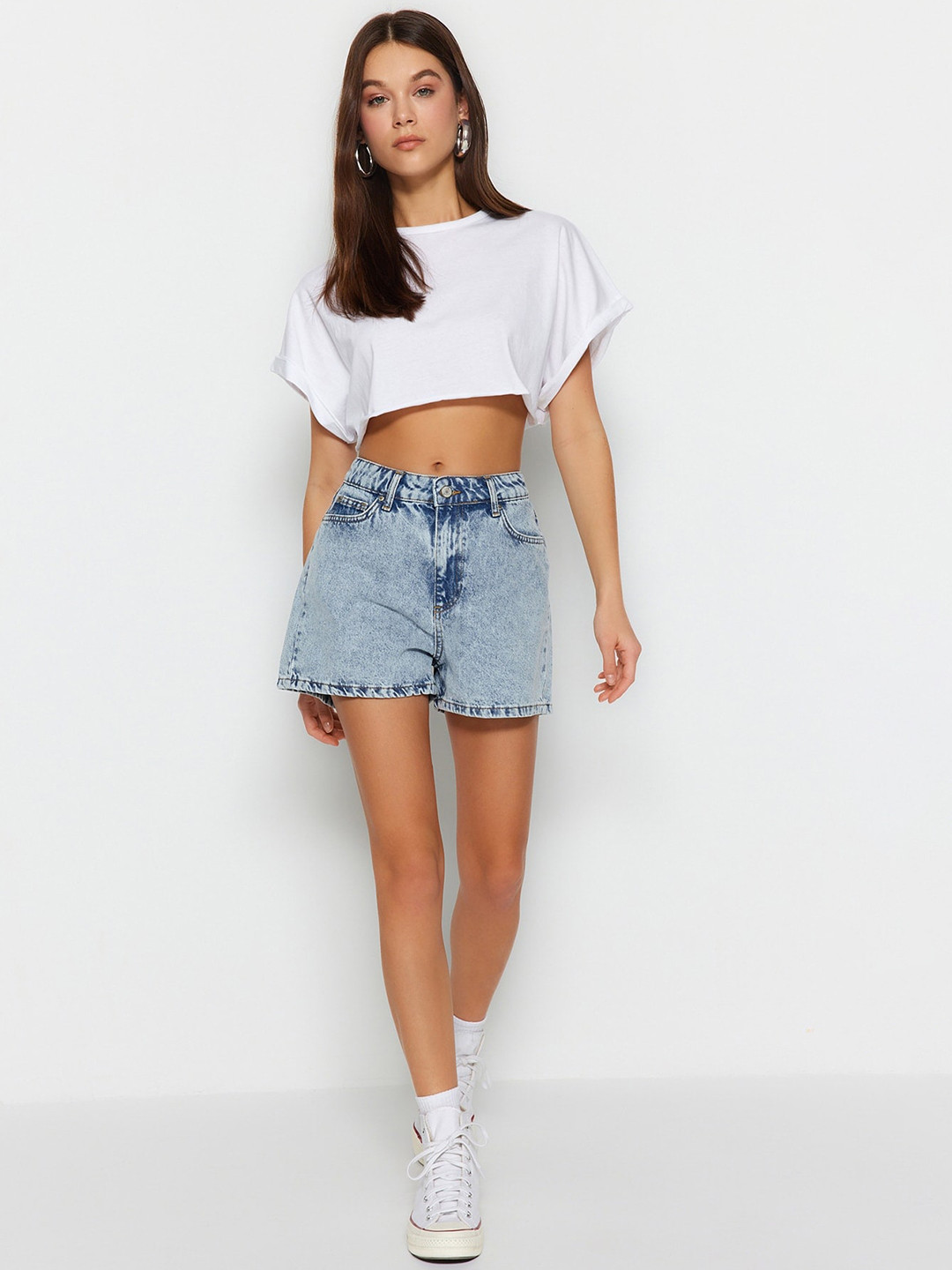 Trendyol Women Mid Rise Washed Pure Cotton Denim Shorts