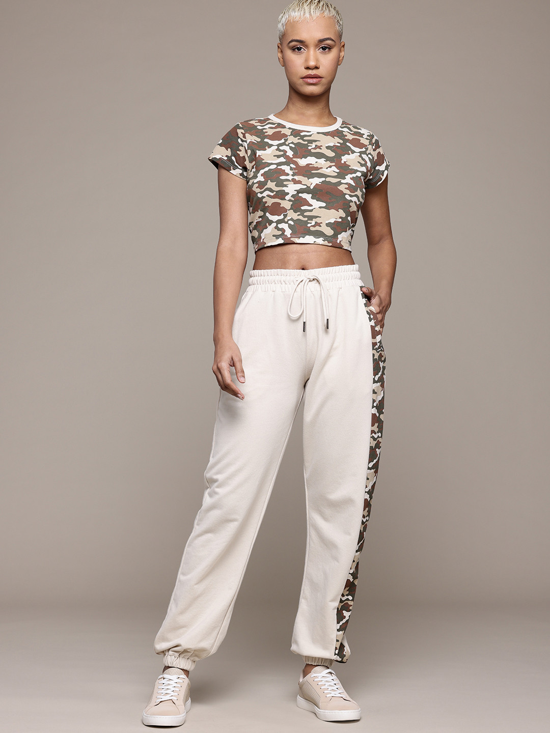 The Roadster Lifestyle Co. Women Camouflage T-shirt and Joggers Co-Ord Set