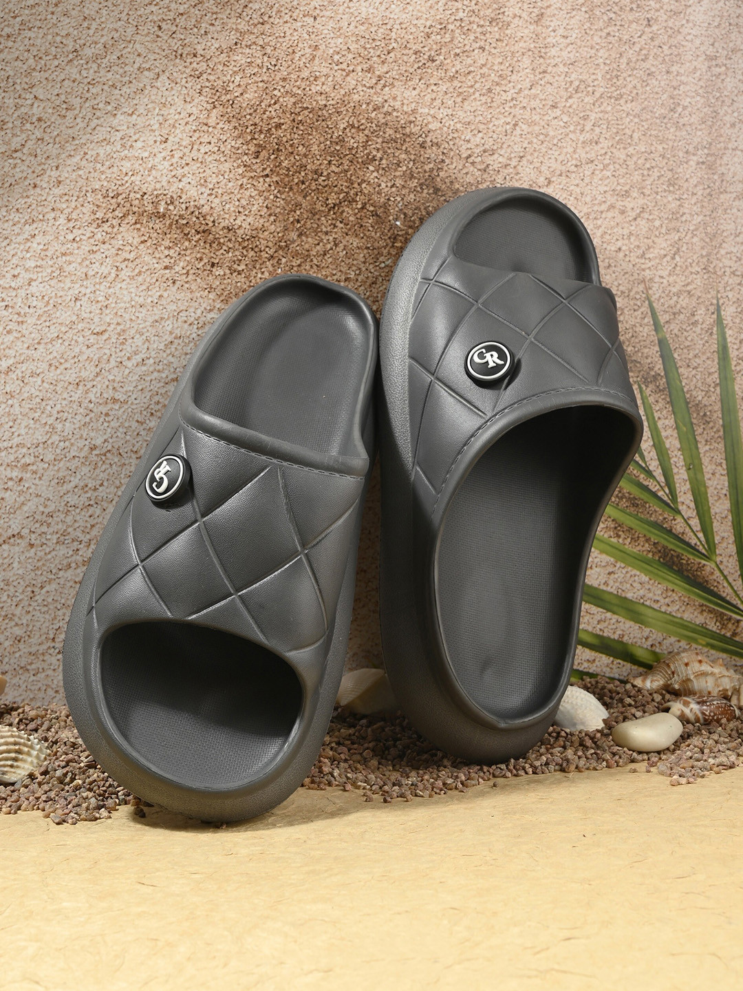 CARLO ROMANO Men Textured Sliders