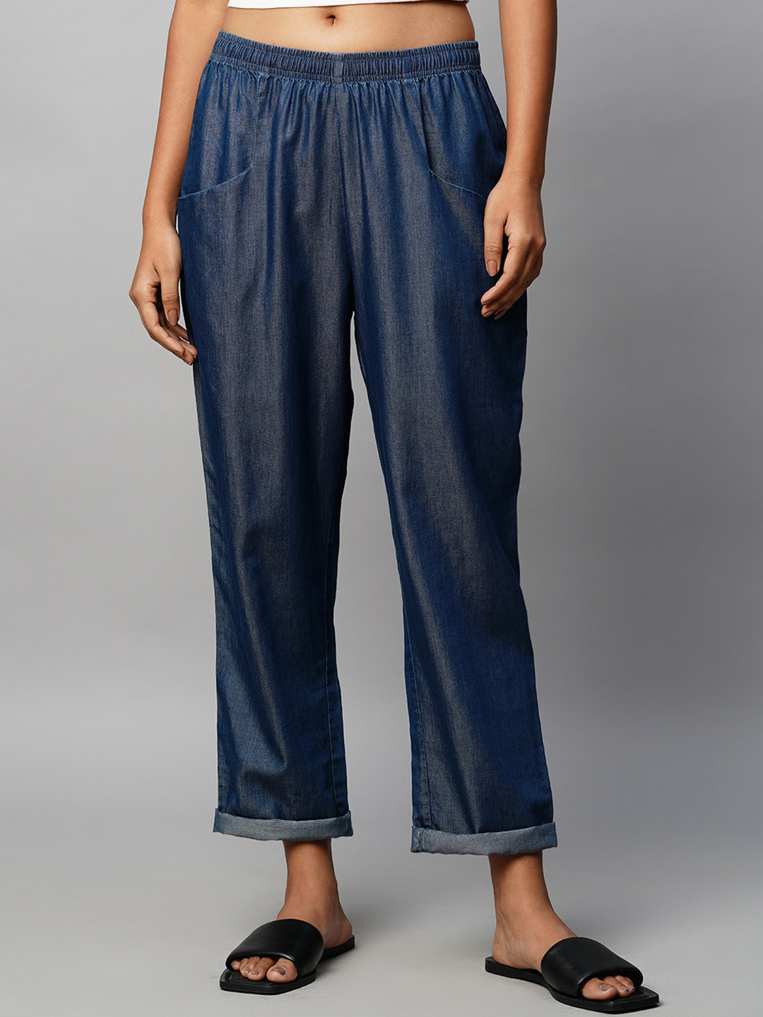 Chemistry Women Mid-Rise Peg Leg Denim Jeans