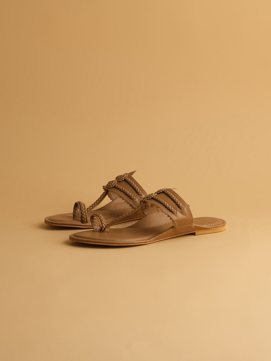 ERIDANI Kolhapuri One Toe Flats