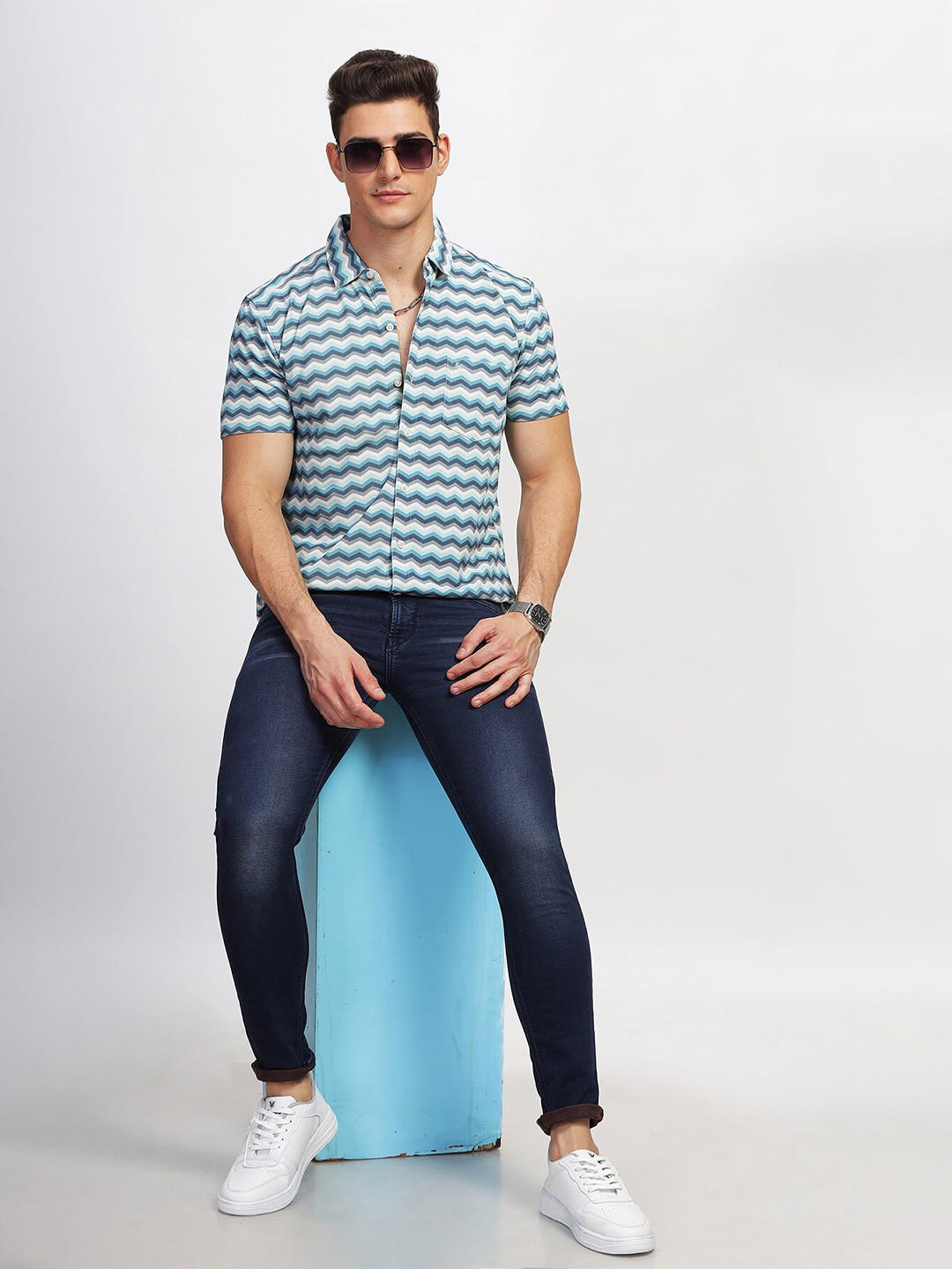 BULLMER Chevron Printed Spread Collar Casual Shirt