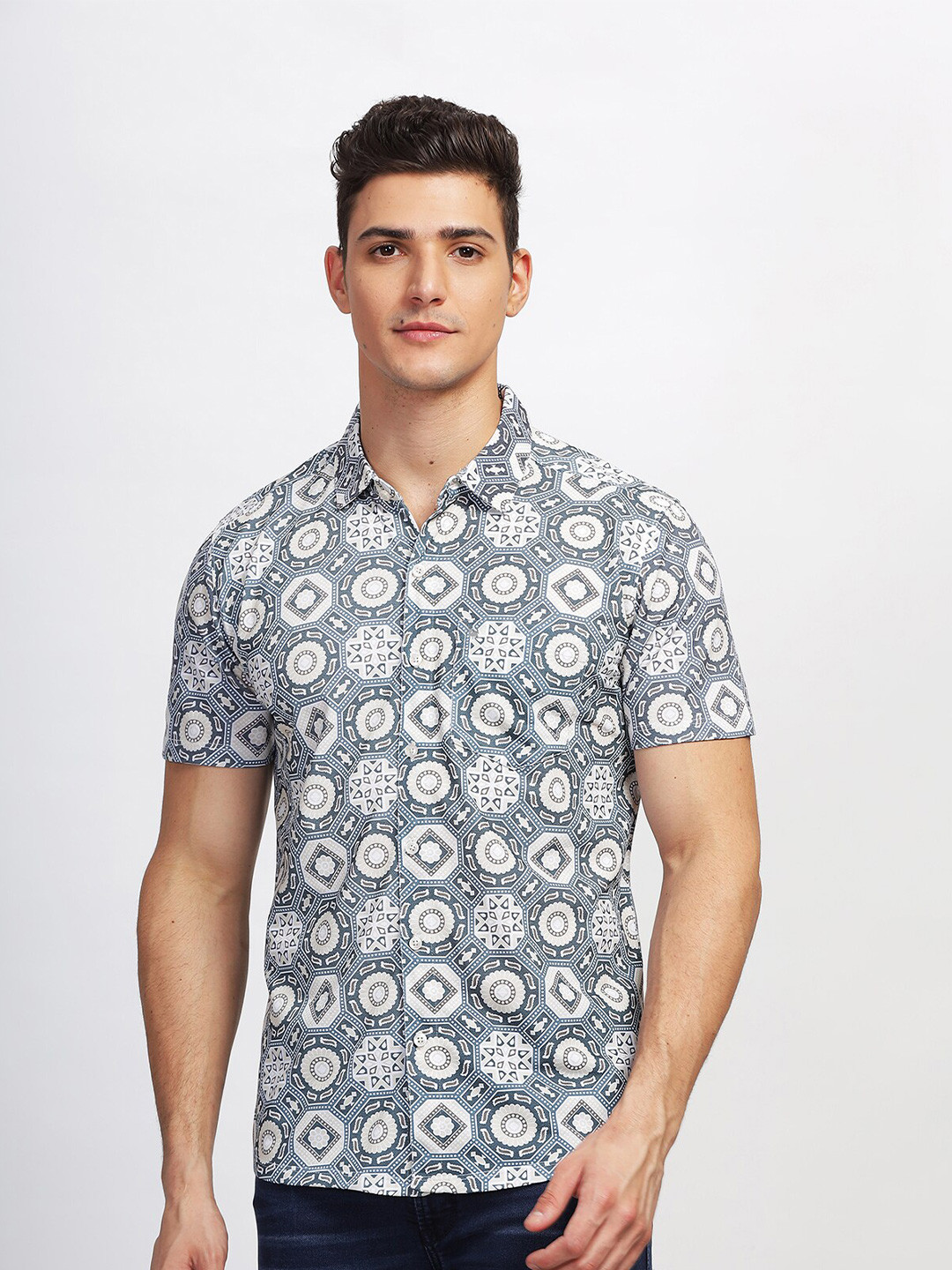 BULLMER Abstract Printed Spread Collar Cotton Curved Casual Shirt