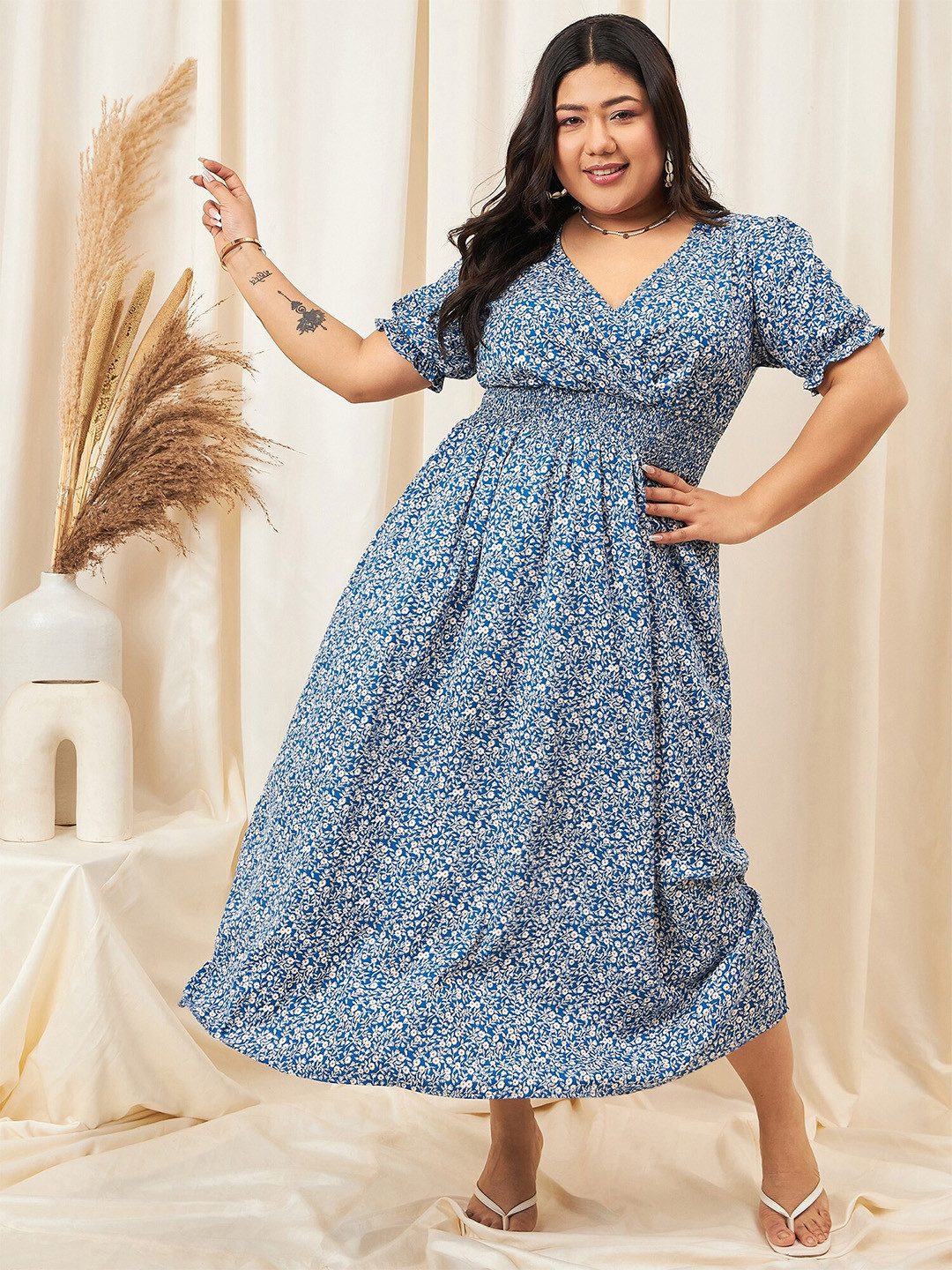 Berrylush Curve Blue Curve Floral Print Puff Sleeve Crepe Empire Midi Dress