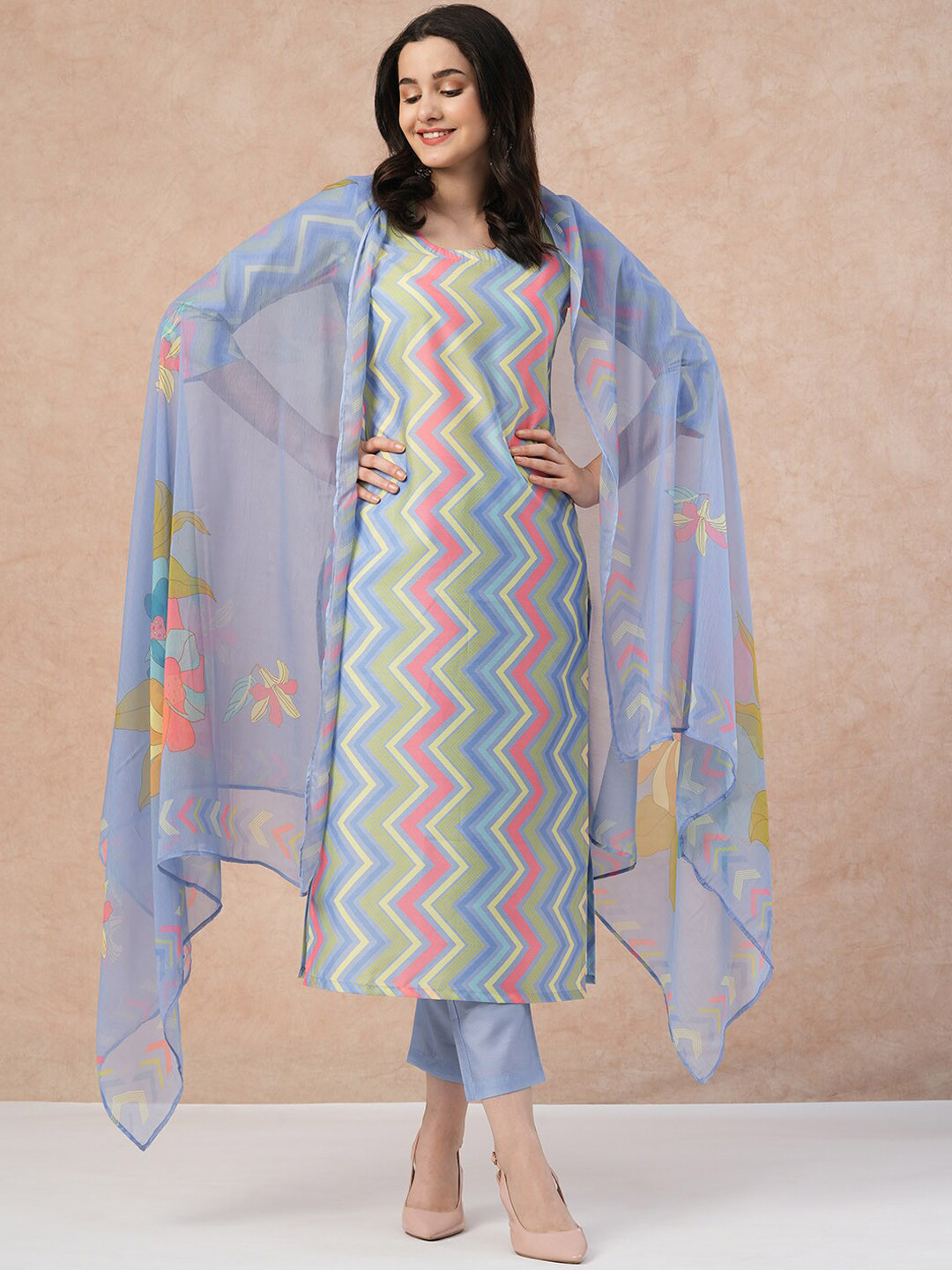 GoSriKi Chevron Printed Three-Quarter Sleeves Regular Kurta With Trousers & Dupatta