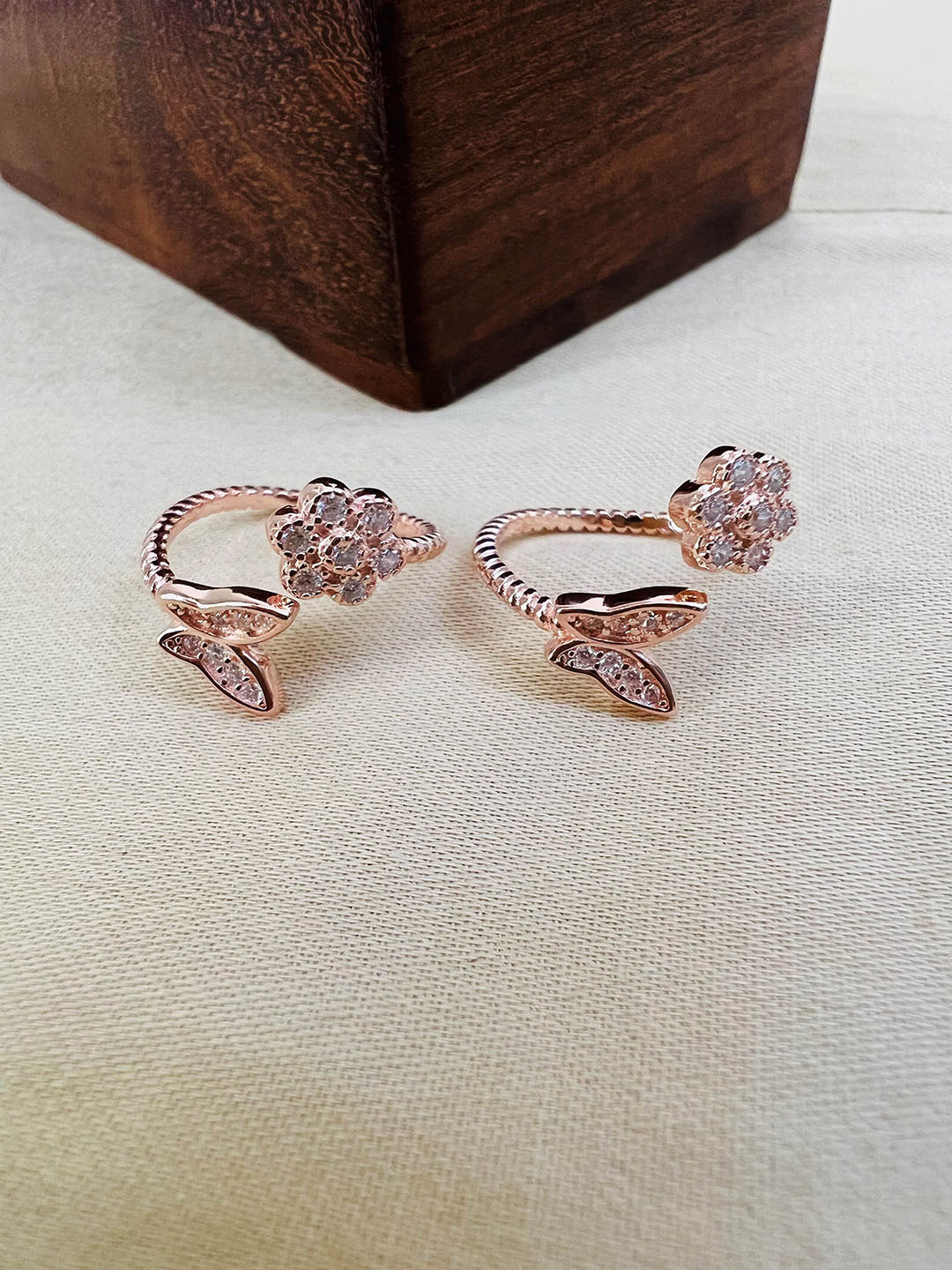 Arte Jewels Set Of 2 Cubic Zirconia Rose Gold Plated 925 Sterling Silver Toe Rings