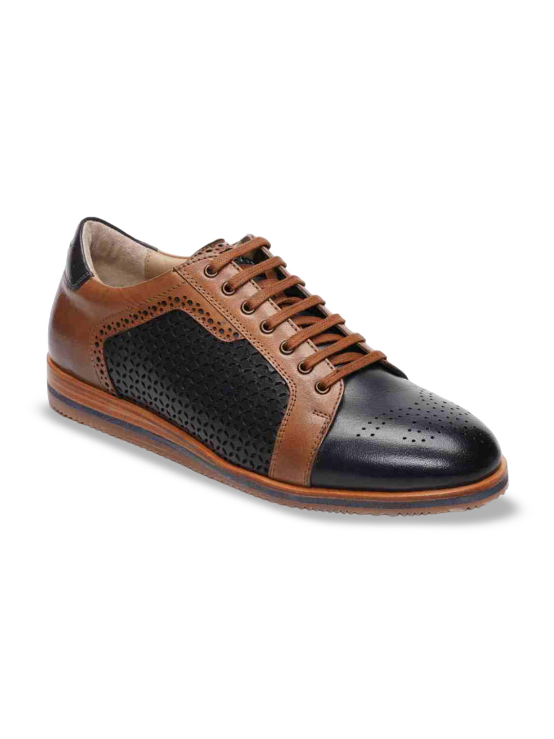 mccoy Men Colourblocked Massage Footbed Round Toe Leather Sneakers