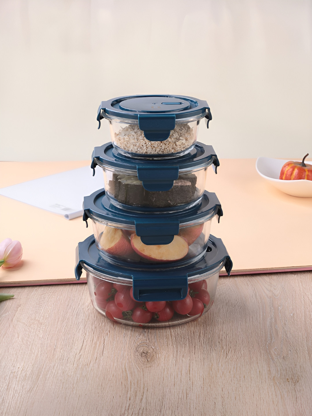 The Better Home Blue Borosilicate Glass 4 Piece Clip-On Graduated Container