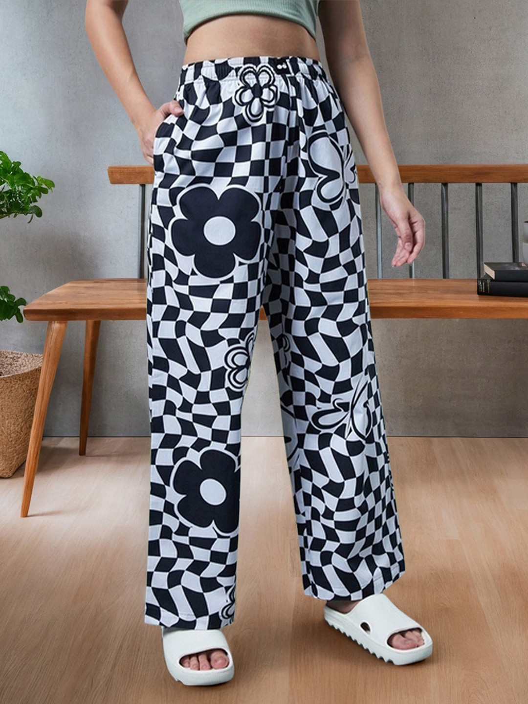 Bewakoof Women Printed Cotton Oversized Lounge Pants