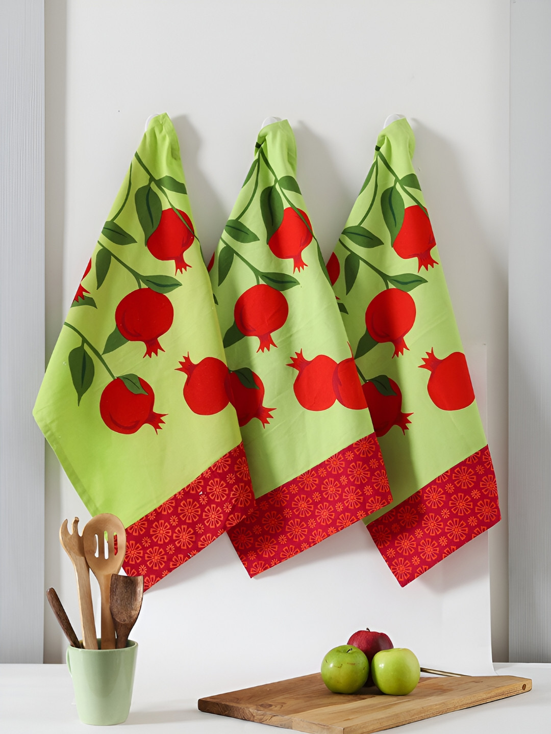 TARAN LIVING 3-pcs Green & Red Printed Cotton Kitchen Towels