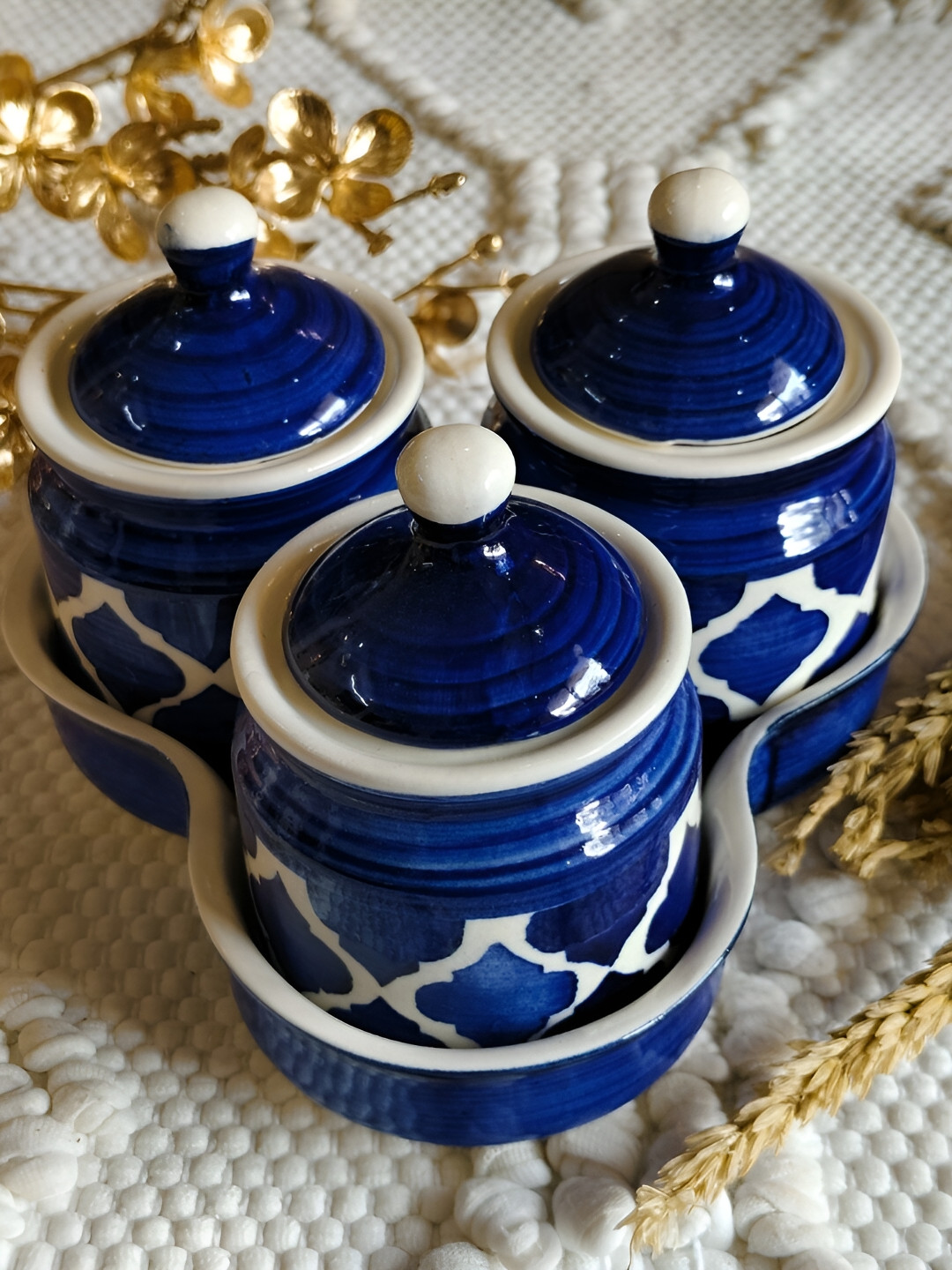 Niyara Blue Floral Ceramic Dishwasher Safe 3 Piece Clip-On Fridge Container