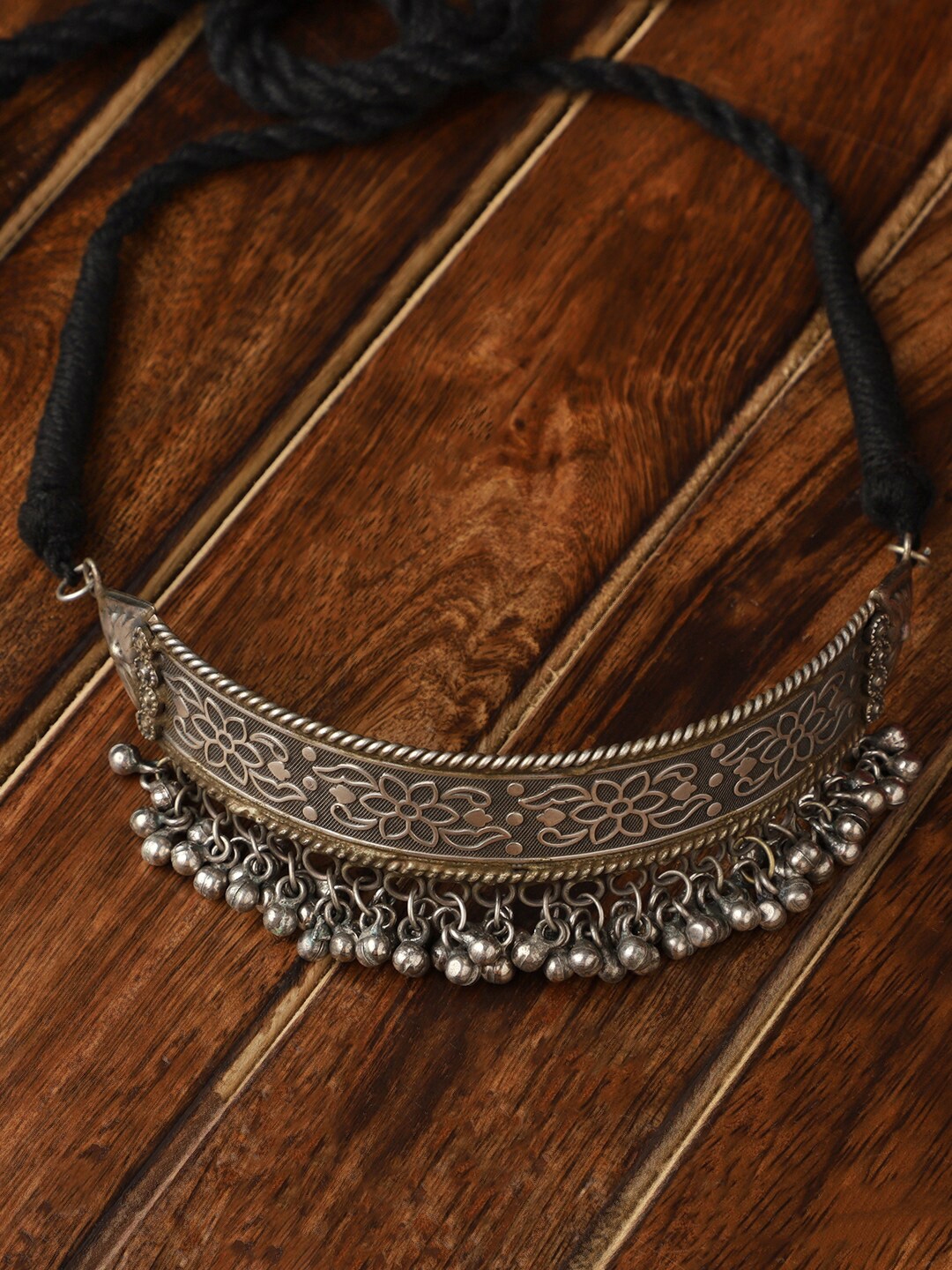 VENI Brass Silver Plated Handcrafted Necklace - Necklace And Chains for Women 27793378 | Myntra