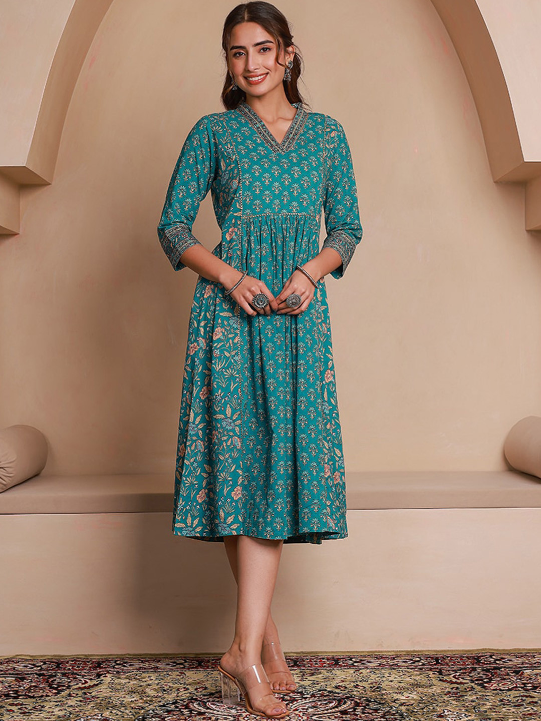 GULAB CHAND TRENDS Women Geometric Thread Work Block Print Kurta