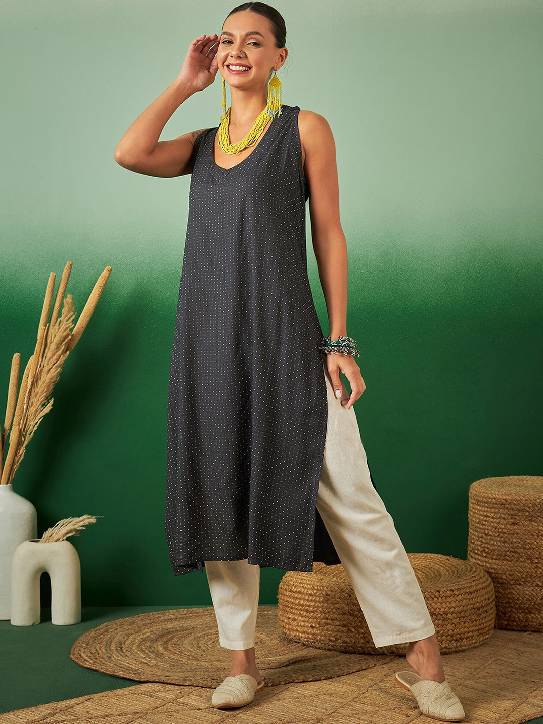 Sangria Dot Printed V Neck Sleeveless Straight Kurta
