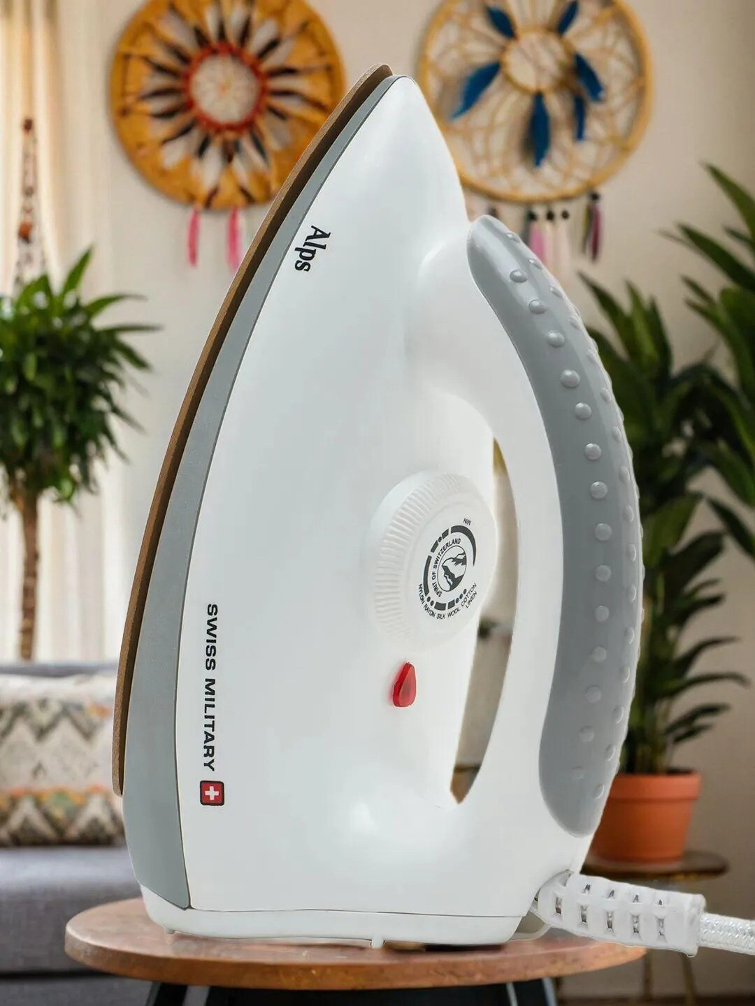 SWISS MILITARY White Alps 1000 W Dry Iron