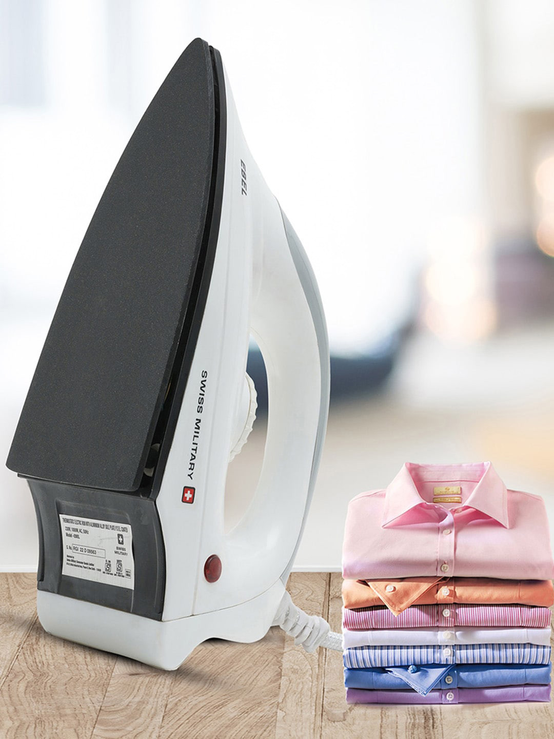 SWISS MILITARY White Plastic Temperature Control Dry Iron-1000W