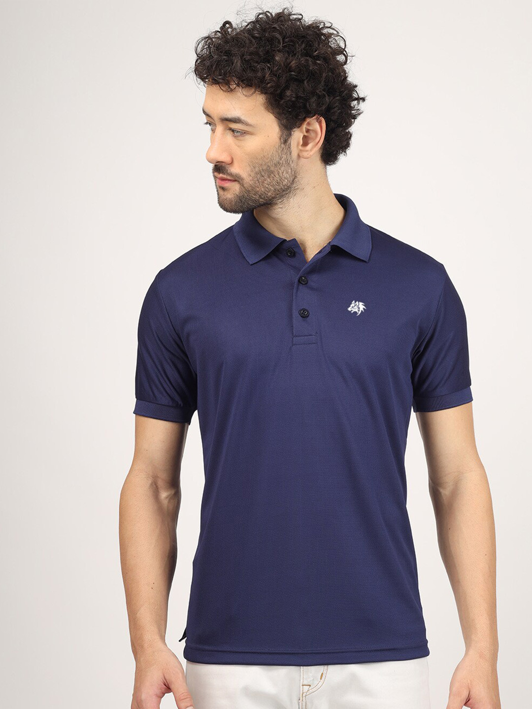 Greylongg Men V-Neck Applique T-shirt