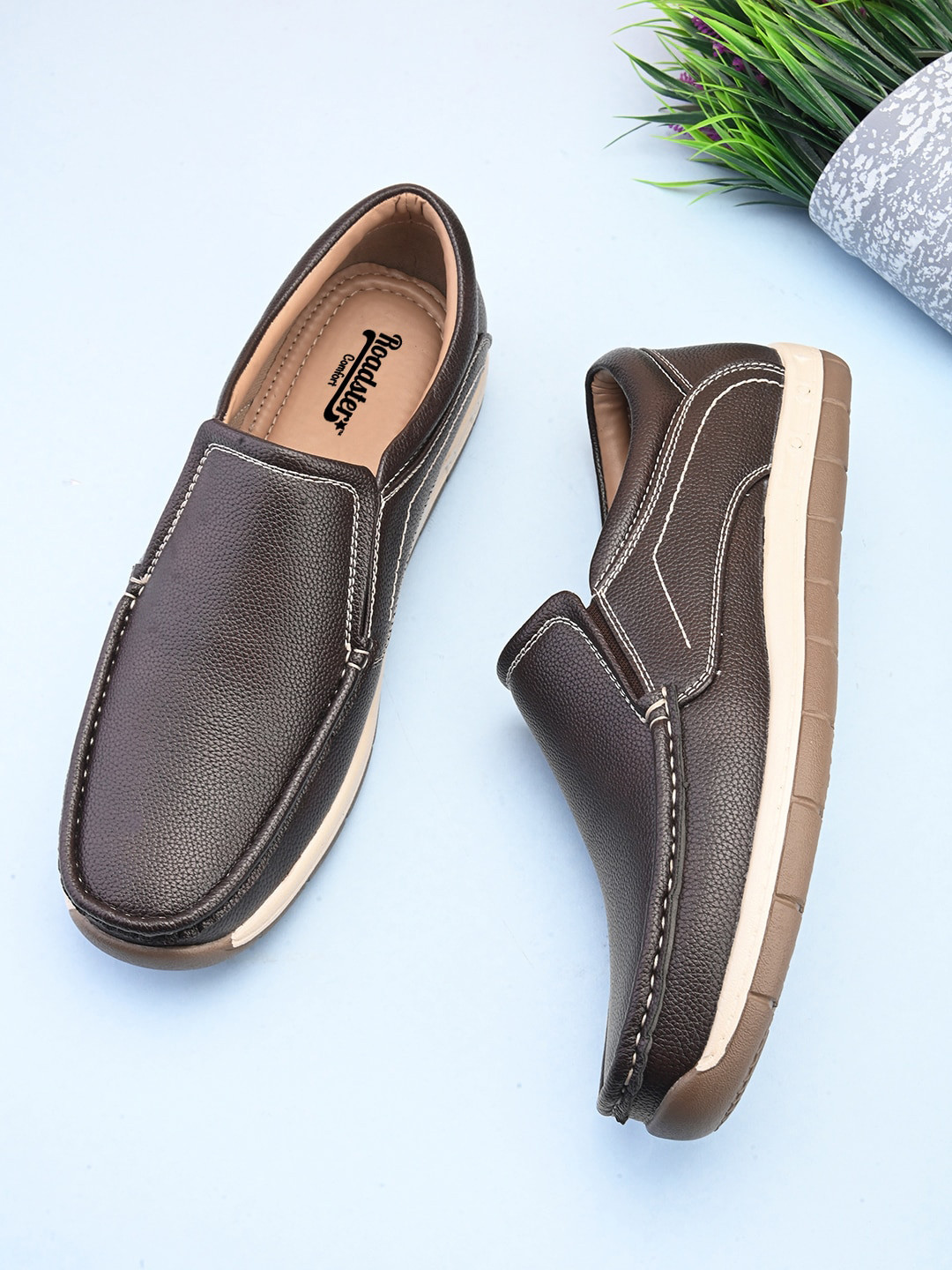 The Roadster Lifestyle Co. Men Brown Comfort Insole Contrast Sole Slip-On Sneakers
