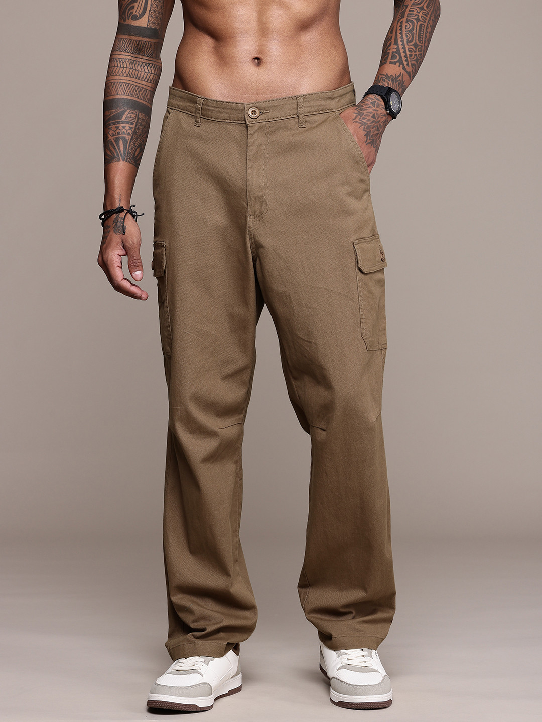 Roadster Men Relaxed Fit Cargo Style Chinos Trousers