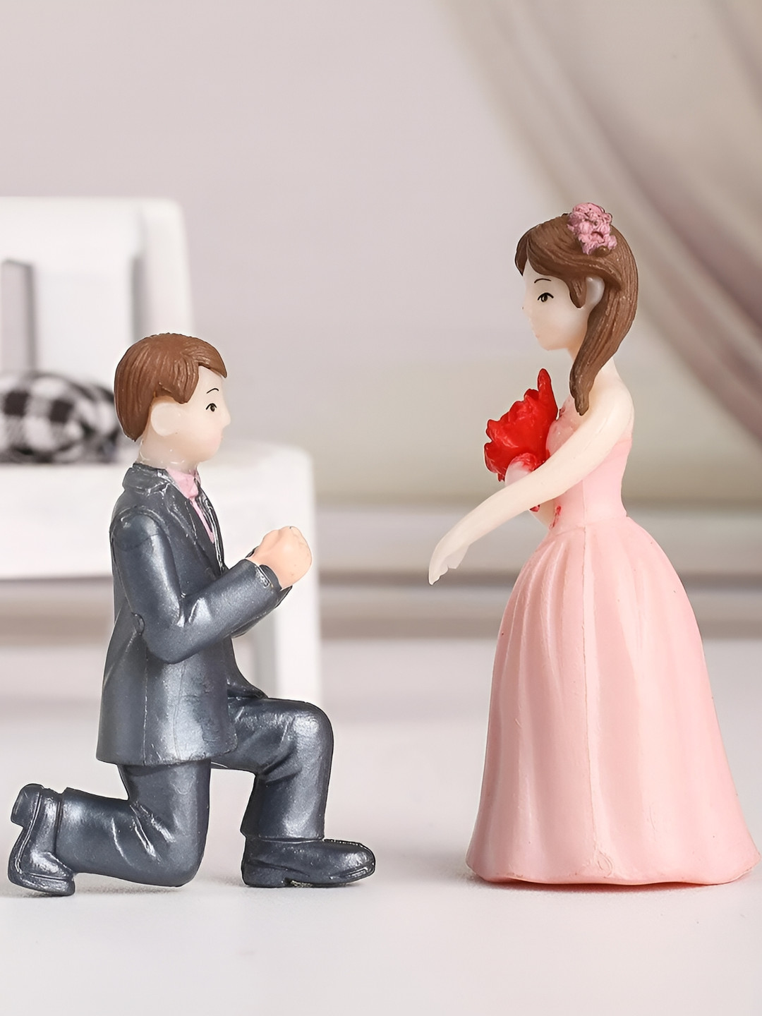 Ascension Romantic Propose Style Couples Pink Polyresin Glossy Living Room Set of 2 Small Showpieces - 2.2 Inches