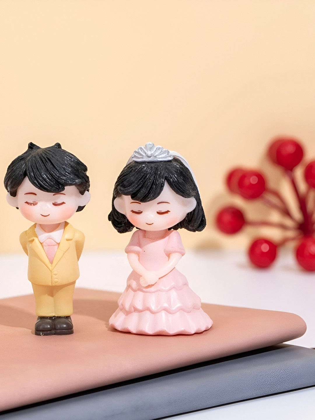 Ascension Love Proposal Couple Brown Polyresin Glossy Living Room Set of 2 Small Showpieces - 2.2 Inches