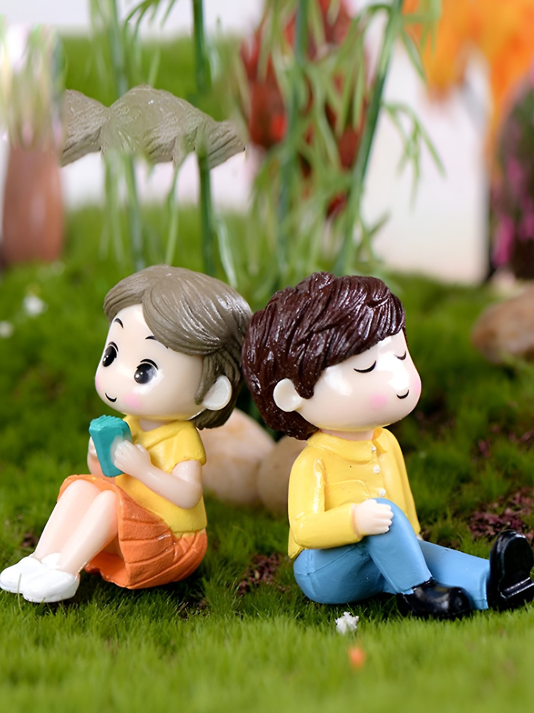 Ascension Girlfriend Boyfriend Decoration Yellow Polyresin Glossy Living Room Tiny Showpiece - 1.7 Inches