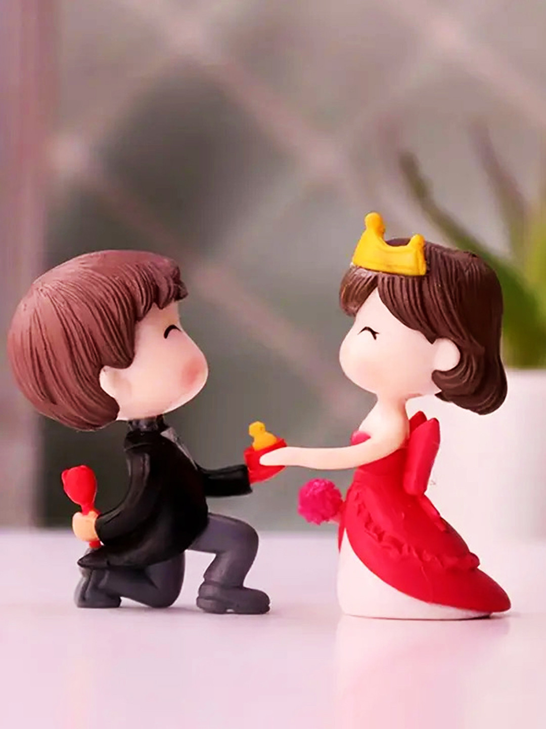 Ascension Romantic Love Proposal Couple Black Polyresin Glossy Living Room Set of 2 Small Showpieces - 2.2 Inches