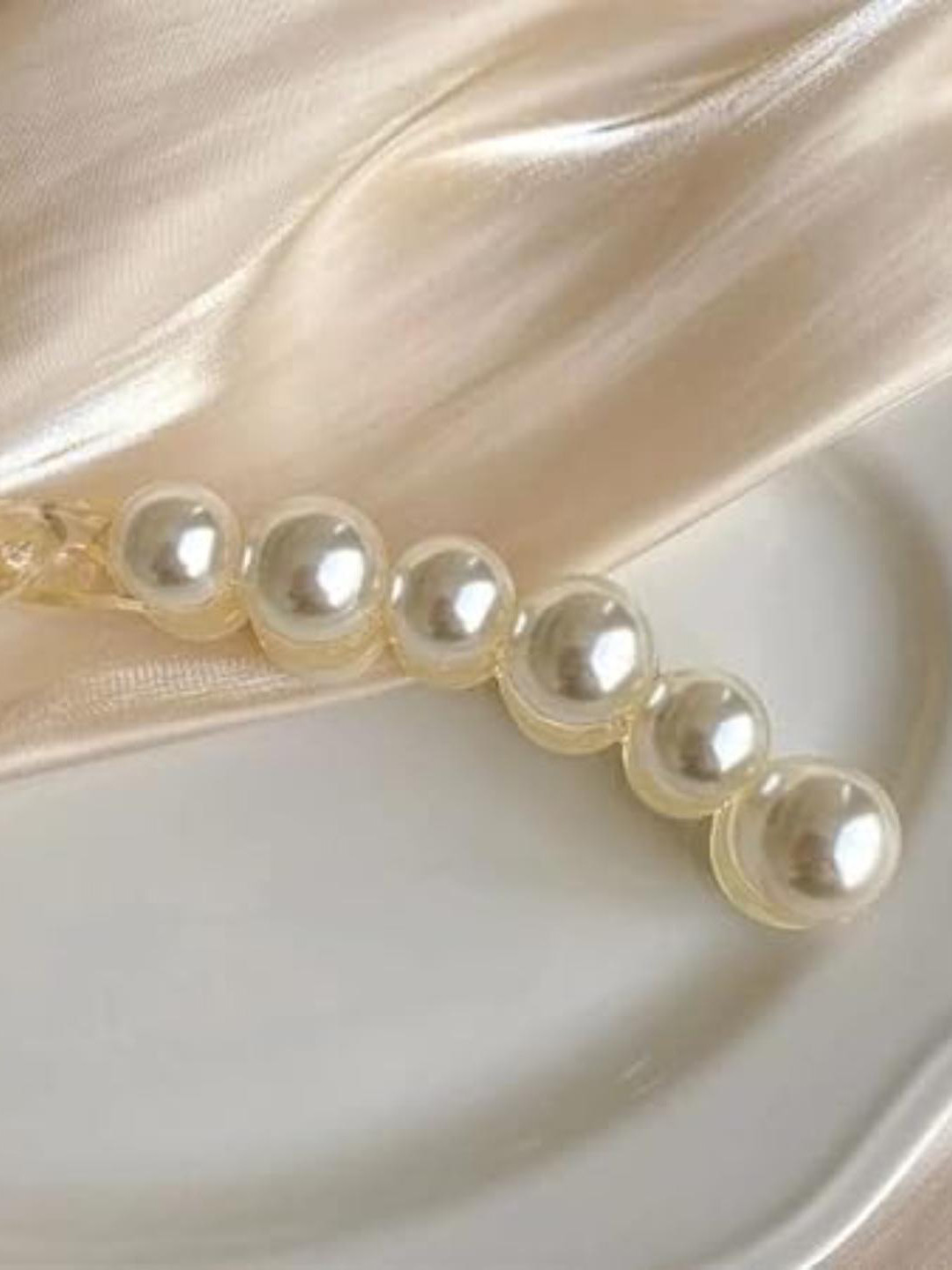 DN Creation Pearl Embellished Banana Clip