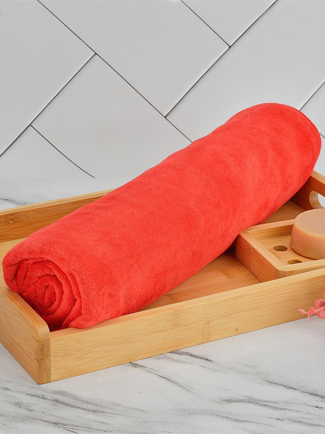 Aura Red Microfiber 400 GSM Absorbent Ultra Soft Anti-Fade Bath Towels