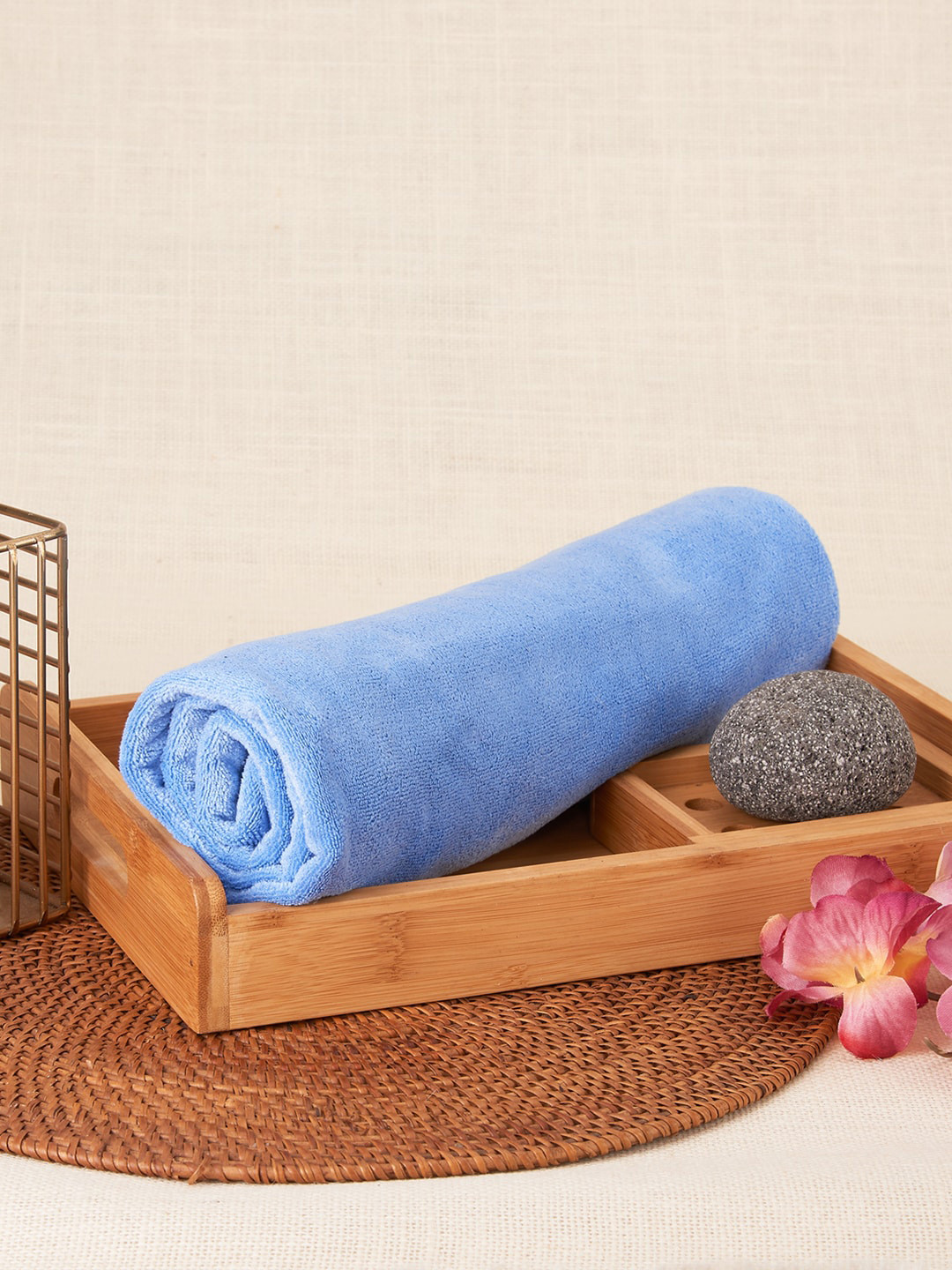 Aura Blue Microfiber 400 GSM Absorbent Ultra Soft Anti-Fade Bath Towel