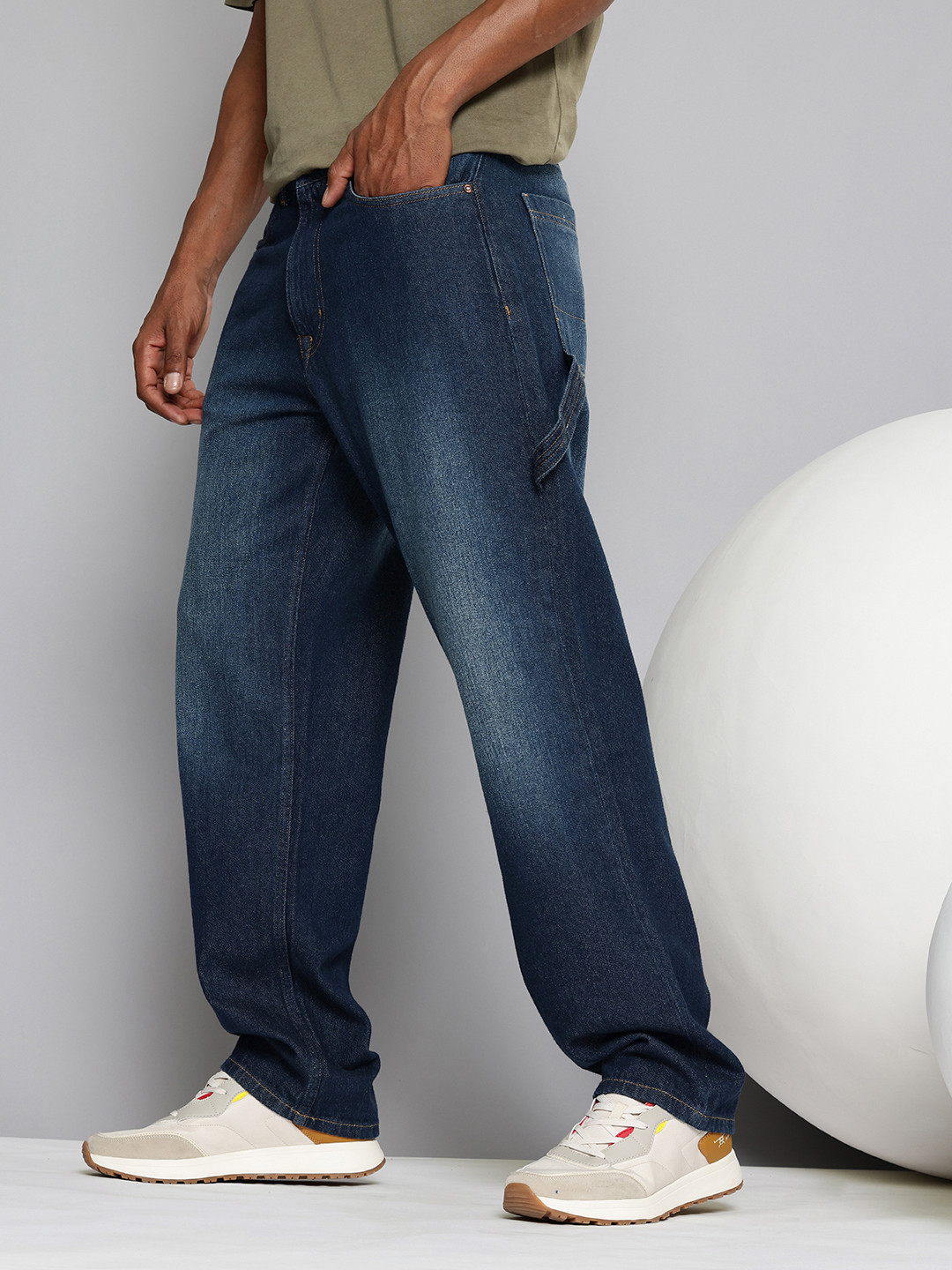 Aeropostale Men Baggy Fit Light Fade Pure Cotton Jeans