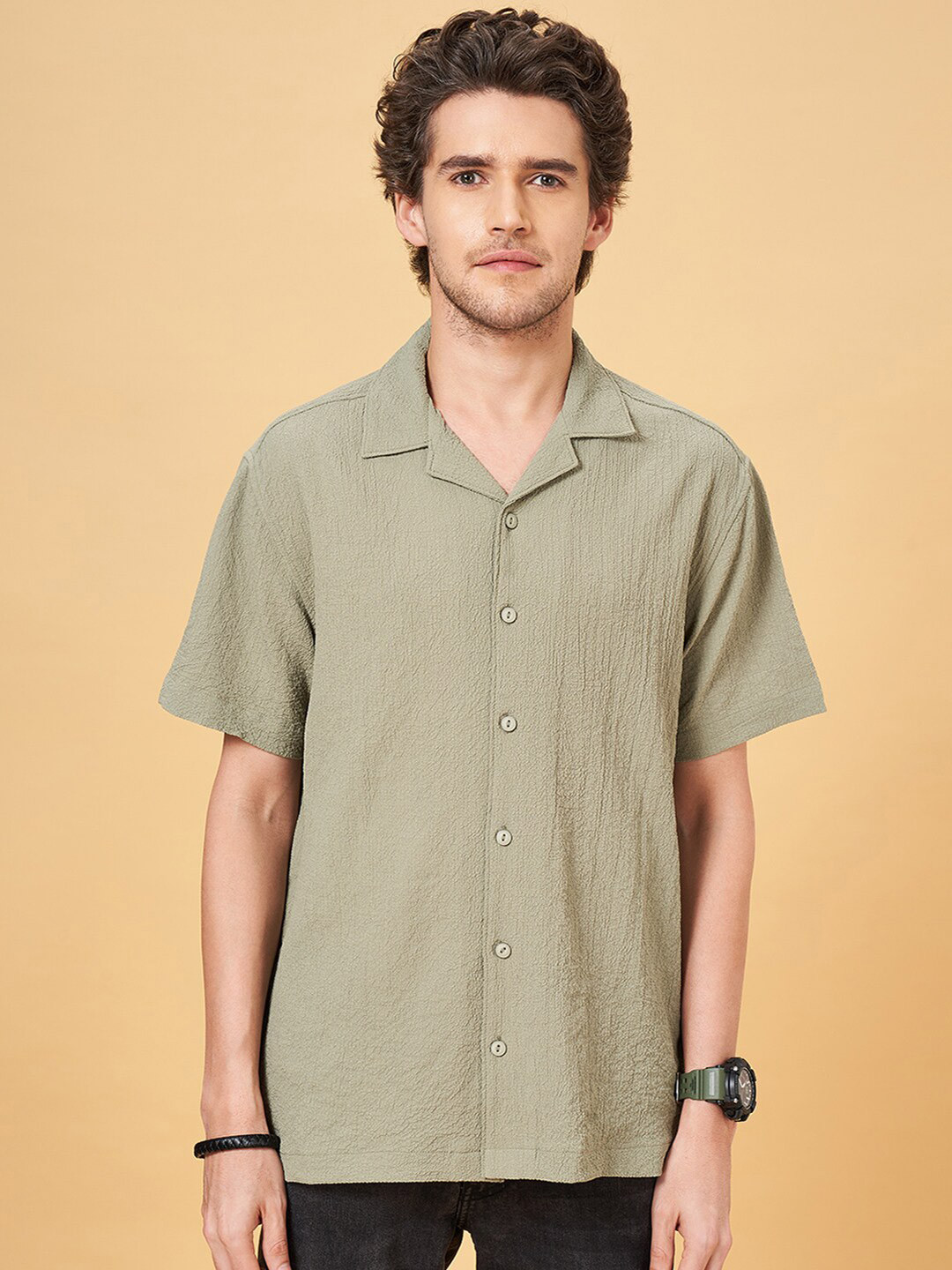 People Olive Green Slim Fit Textured Cuban Collar Casual Shirt