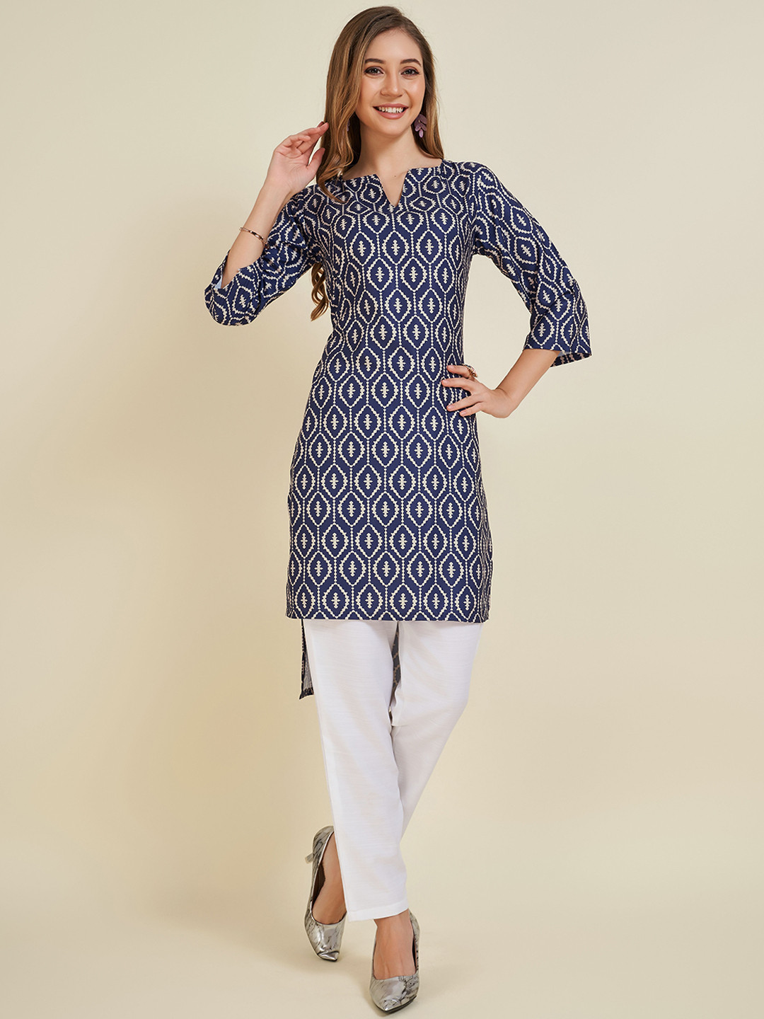 Rekha Maniyar Notch Neck Chevron Printed Crepe Straight Kurta
