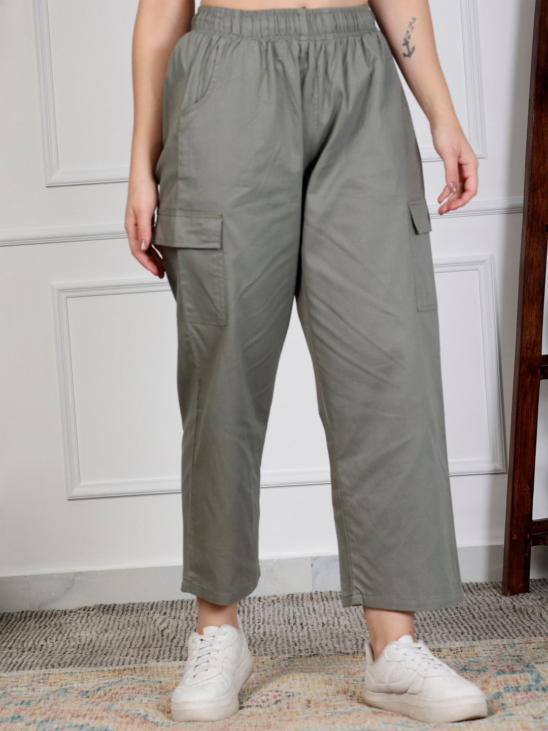 NEUDIS Women Relaxed Straight Leg Comfortable Cotton Cargos