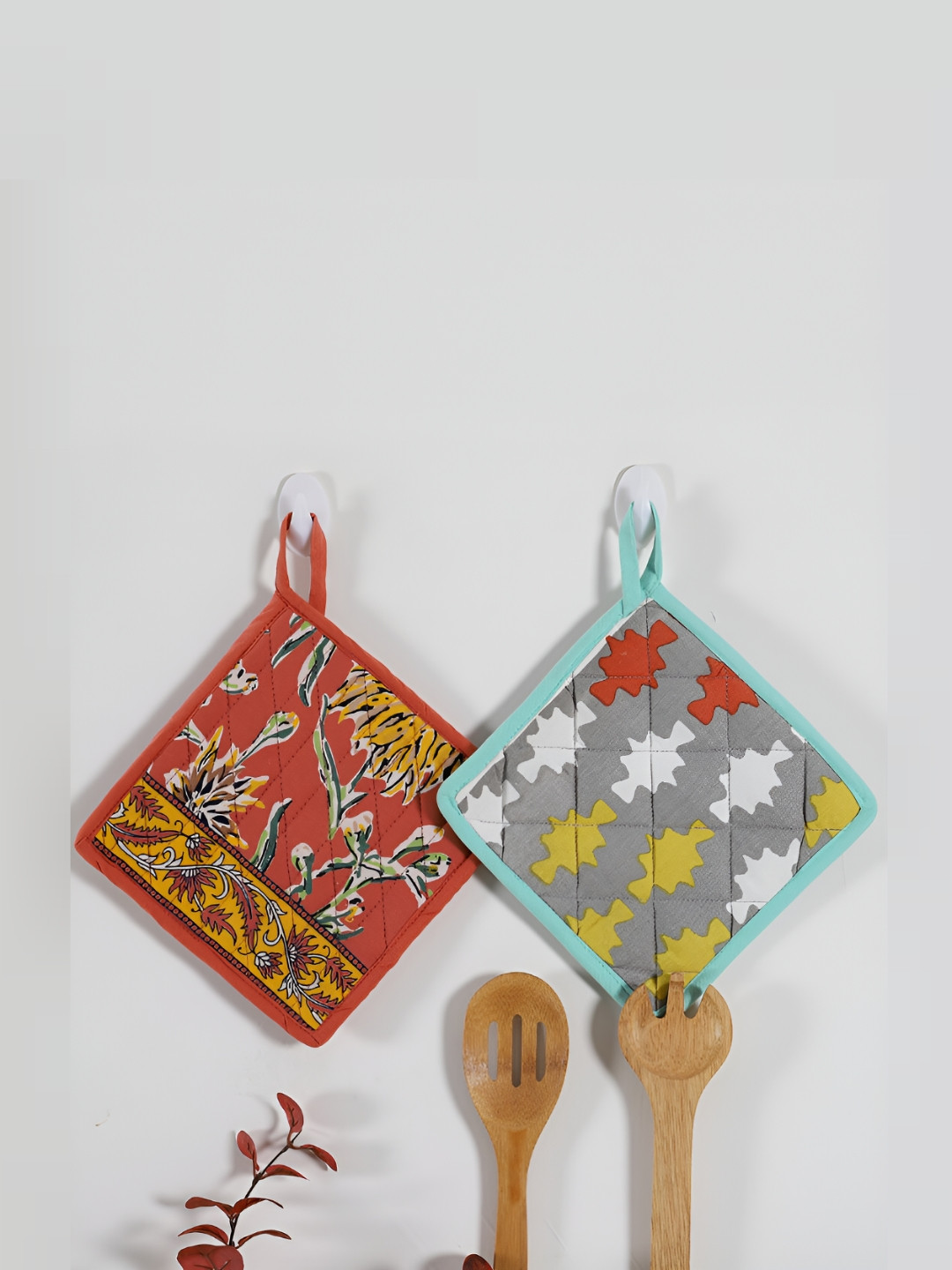 Ratan Cart 2 Pcs Printed Cotton Pot Holder