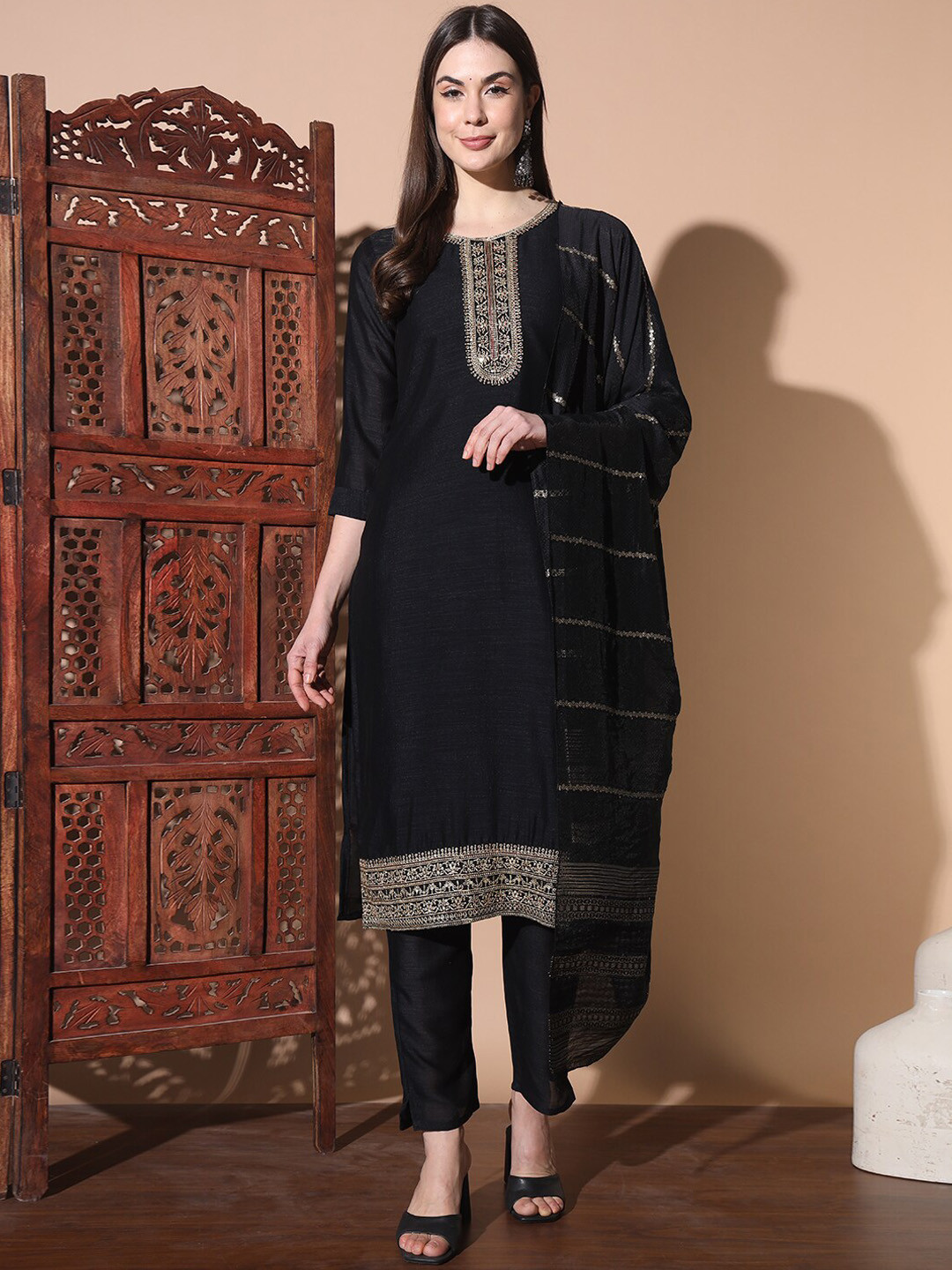 SmartRAHO Ethnic Motifs Yoke Design Zari Silk Georgette Kurta With Trouser & Dupatta