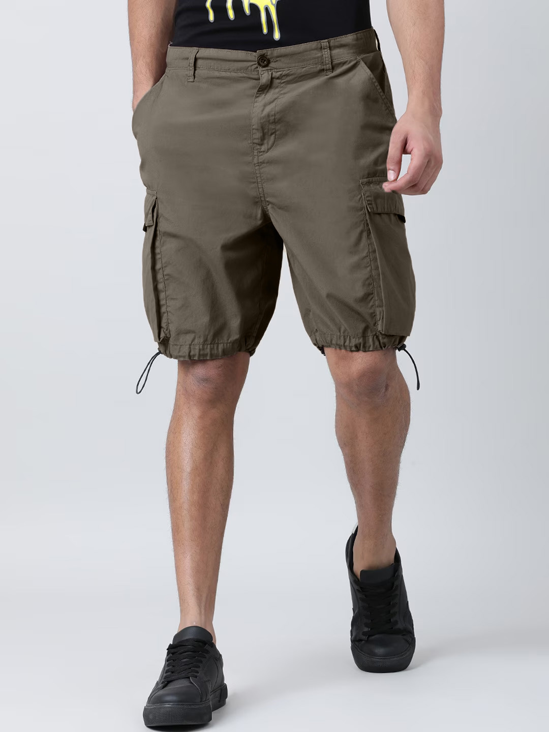 Bene Kleed Men Solid Cargo shorts with adjustable hem
