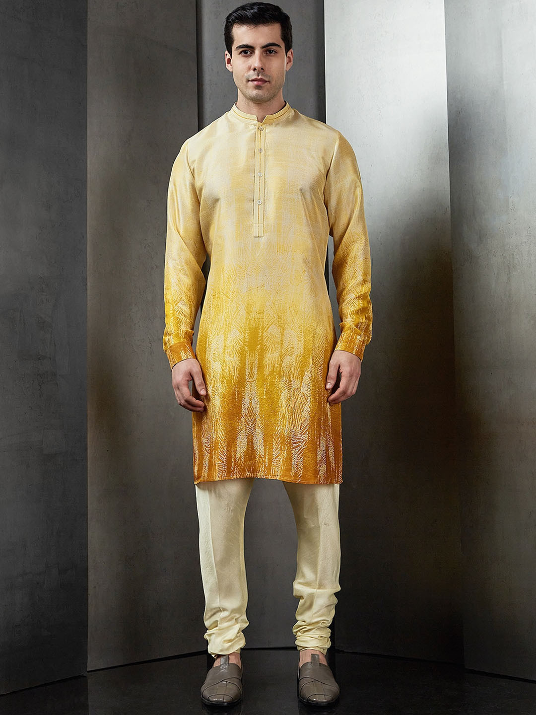 Rohit Gandhi + Rahul Khanna Mandarin Collar Abstarct Printed Strigth Kurta